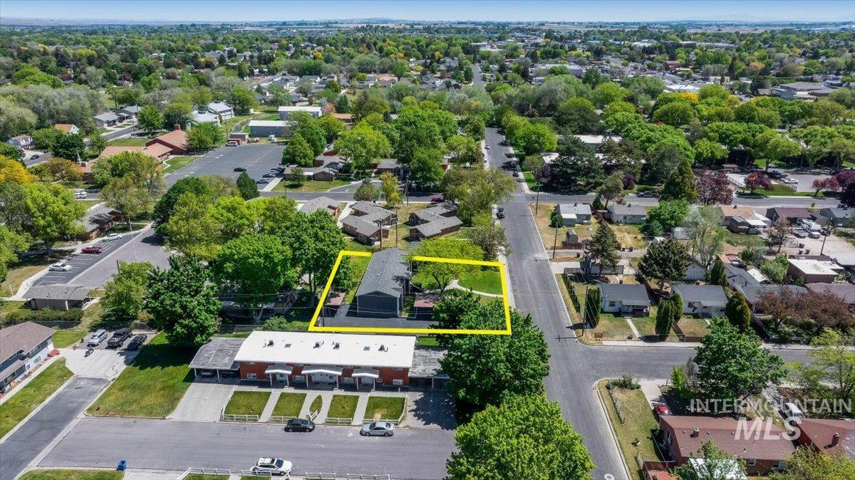 1625 Shoup Avenue E, Twin Falls, Idaho 83301, 2 Bedrooms, 1 Bathroom, Residential Income For Sale, Price $920,000,MLS 98985698
