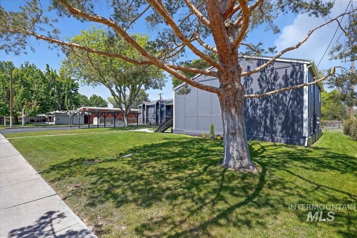 1625 Shoup Avenue E, Twin Falls, Idaho 83301, 2 Bedrooms, 1 Bathroom, Residential Income For Sale, Price $920,000,MLS 98985698