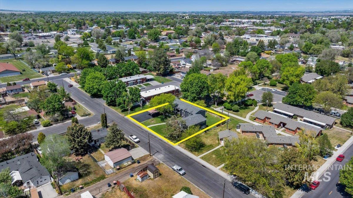 1625 Shoup Avenue E, Twin Falls, Idaho 83301, 2 Bedrooms, 1 Bathroom, Residential Income For Sale, Price $920,000,MLS 98985698