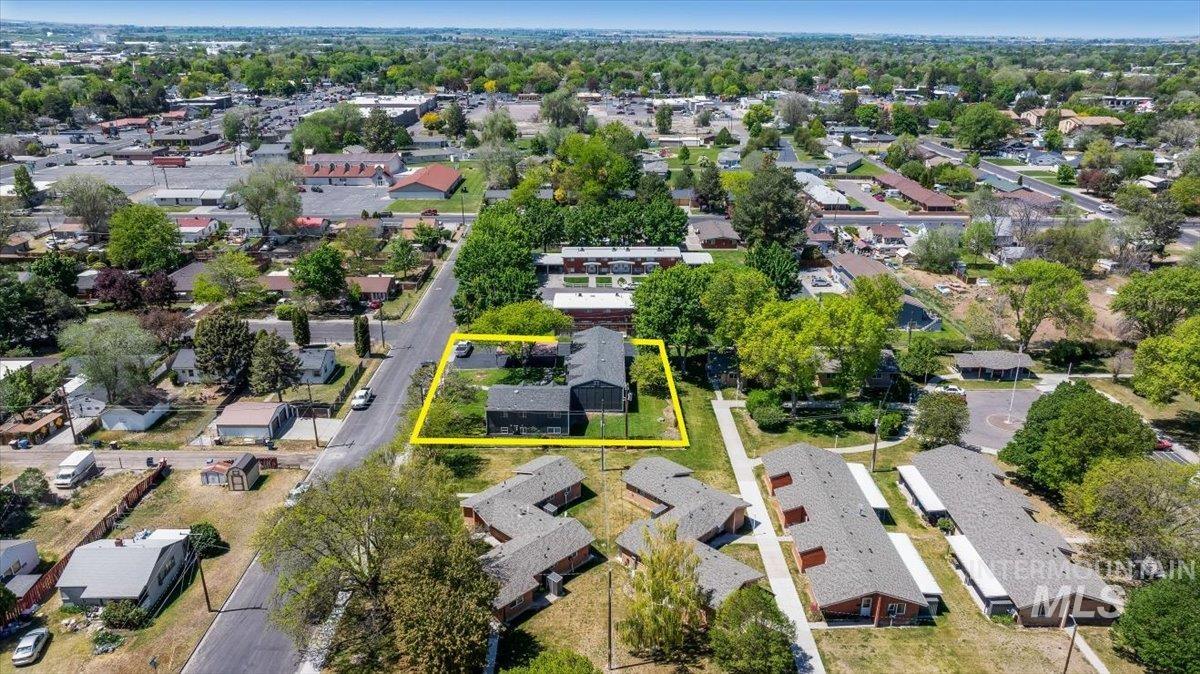 1625 Shoup Avenue E, Twin Falls, Idaho 83301, 2 Bedrooms, 1 Bathroom, Residential Income For Sale, Price $920,000,MLS 98985698