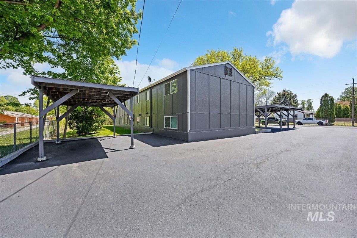 1625 Shoup Avenue E, Twin Falls, Idaho 83301, 2 Bedrooms, 1 Bathroom, Residential Income For Sale, Price $920,000,MLS 98985698