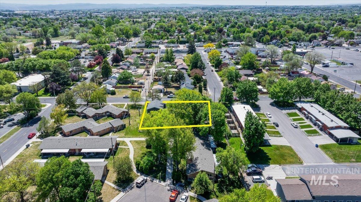 1625 Shoup Avenue E, Twin Falls, Idaho 83301, 2 Bedrooms, 1 Bathroom, Residential Income For Sale, Price $920,000,MLS 98985698