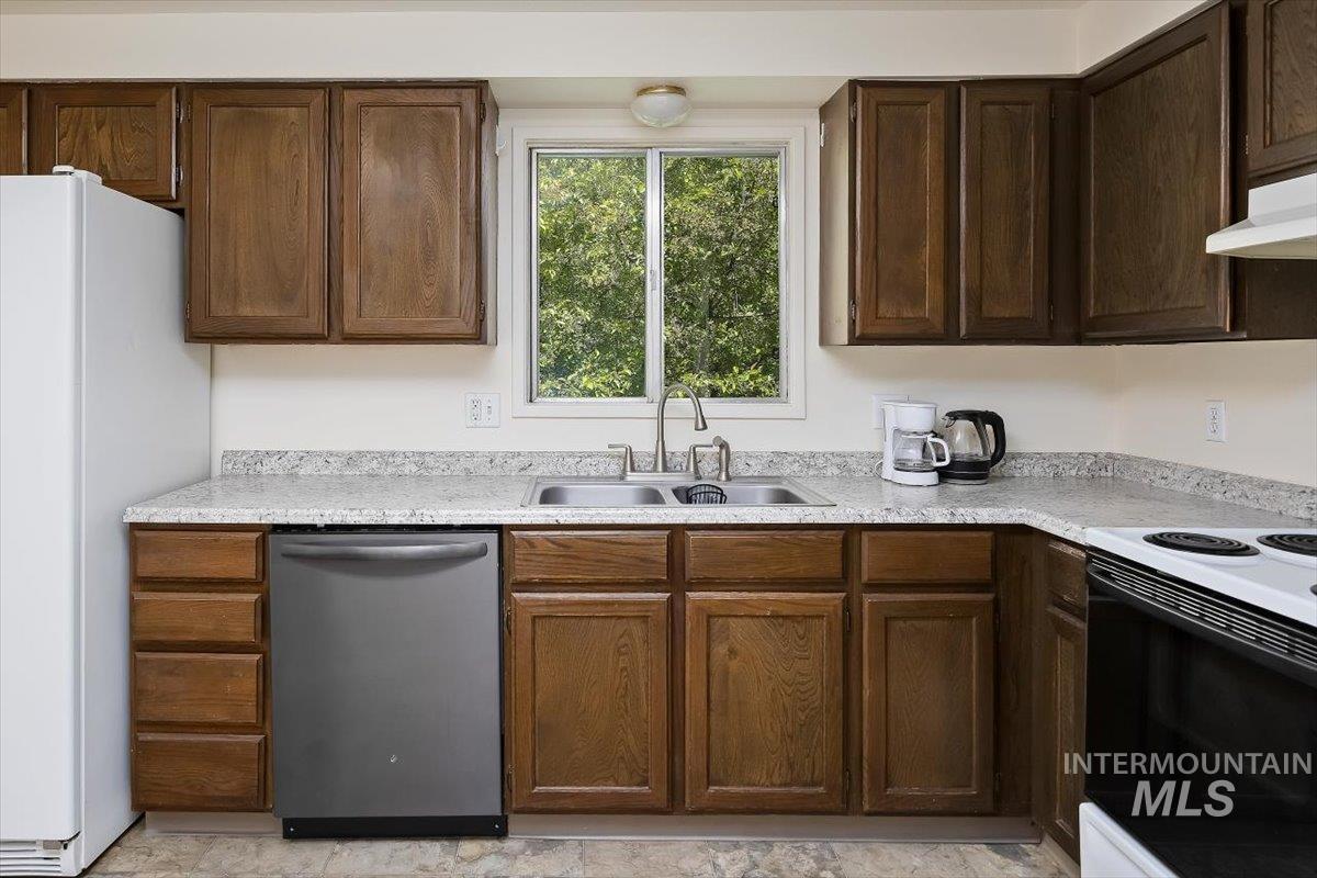 1625 Shoup Avenue E, Twin Falls, Idaho 83301, 2 Bedrooms, 1 Bathroom, Residential Income For Sale, Price $920,000,MLS 98985698
