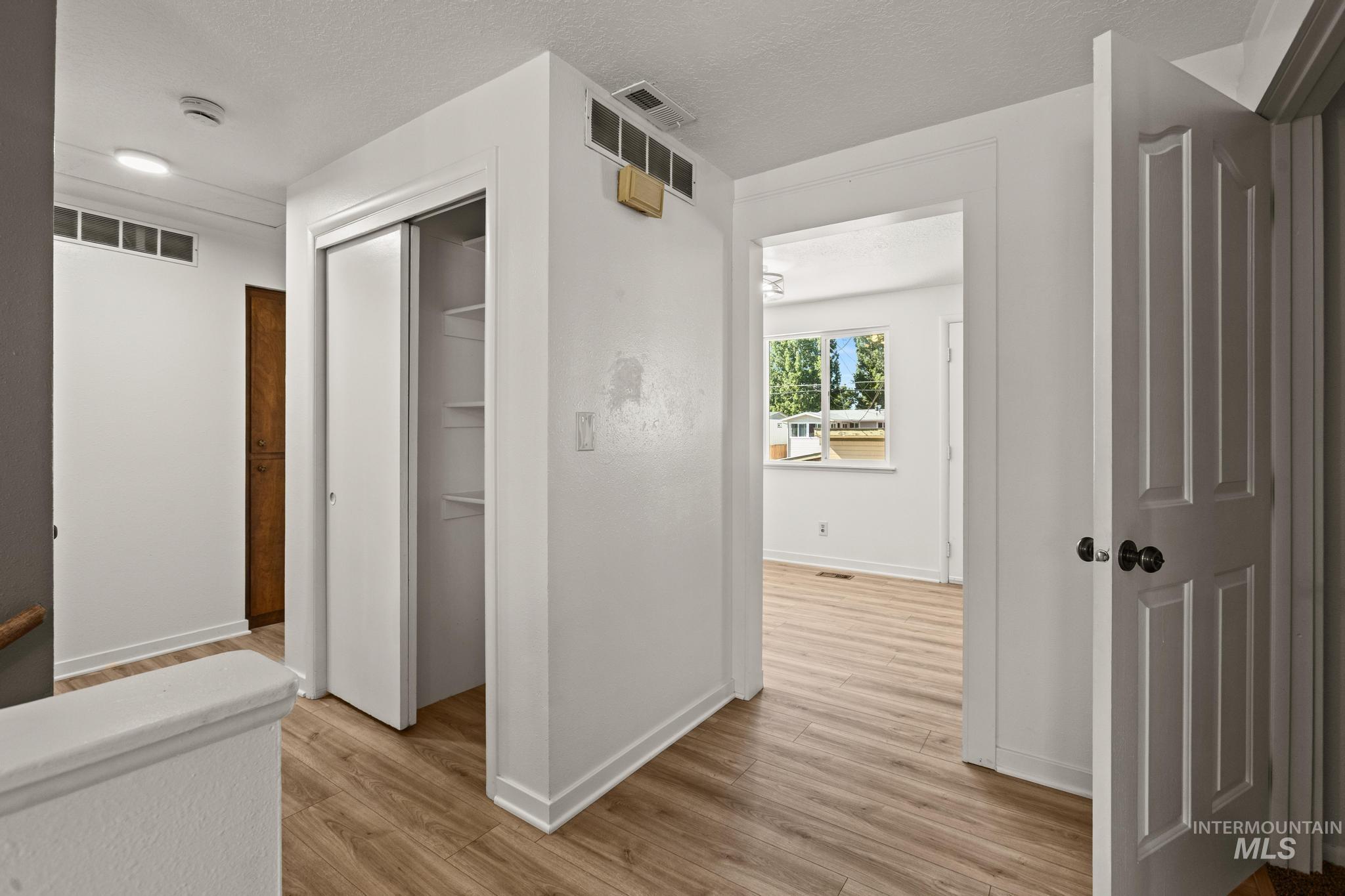 6212 W Everett St, Boise, Idaho 83704, 3 Bedrooms, 1 Bathroom, Residential Income For Sale, Price $450,000,MLS 98985699