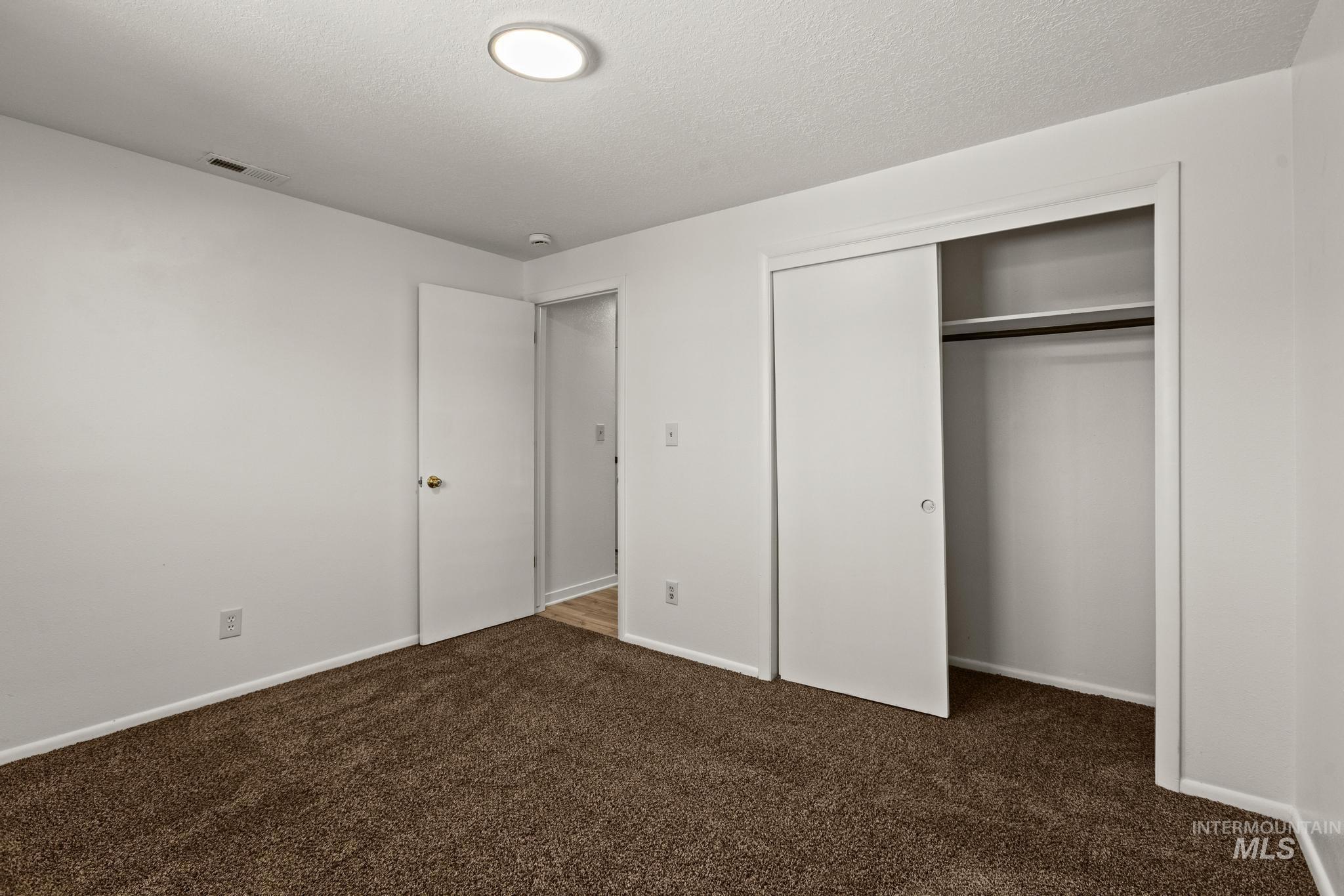 6212 W Everett St, Boise, Idaho 83704, 3 Bedrooms, 1 Bathroom, Residential Income For Sale, Price $450,000,MLS 98985699