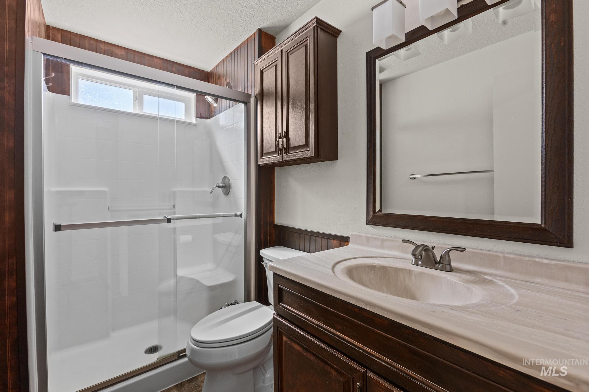 6212 W Everett St, Boise, Idaho 83704, 3 Bedrooms, 1 Bathroom, Residential Income For Sale, Price $450,000,MLS 98985699