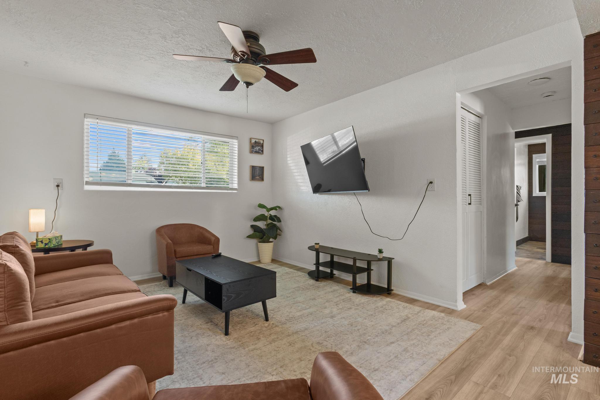 6212 W Everett St, Boise, Idaho 83704, 3 Bedrooms, 1 Bathroom, Residential Income For Sale, Price $450,000,MLS 98985699