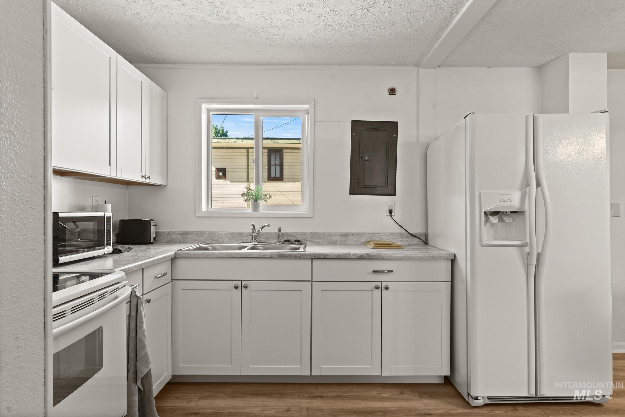 6212 W Everett St, Boise, Idaho 83704, 3 Bedrooms, 1 Bathroom, Residential Income For Sale, Price $450,000,MLS 98985699
