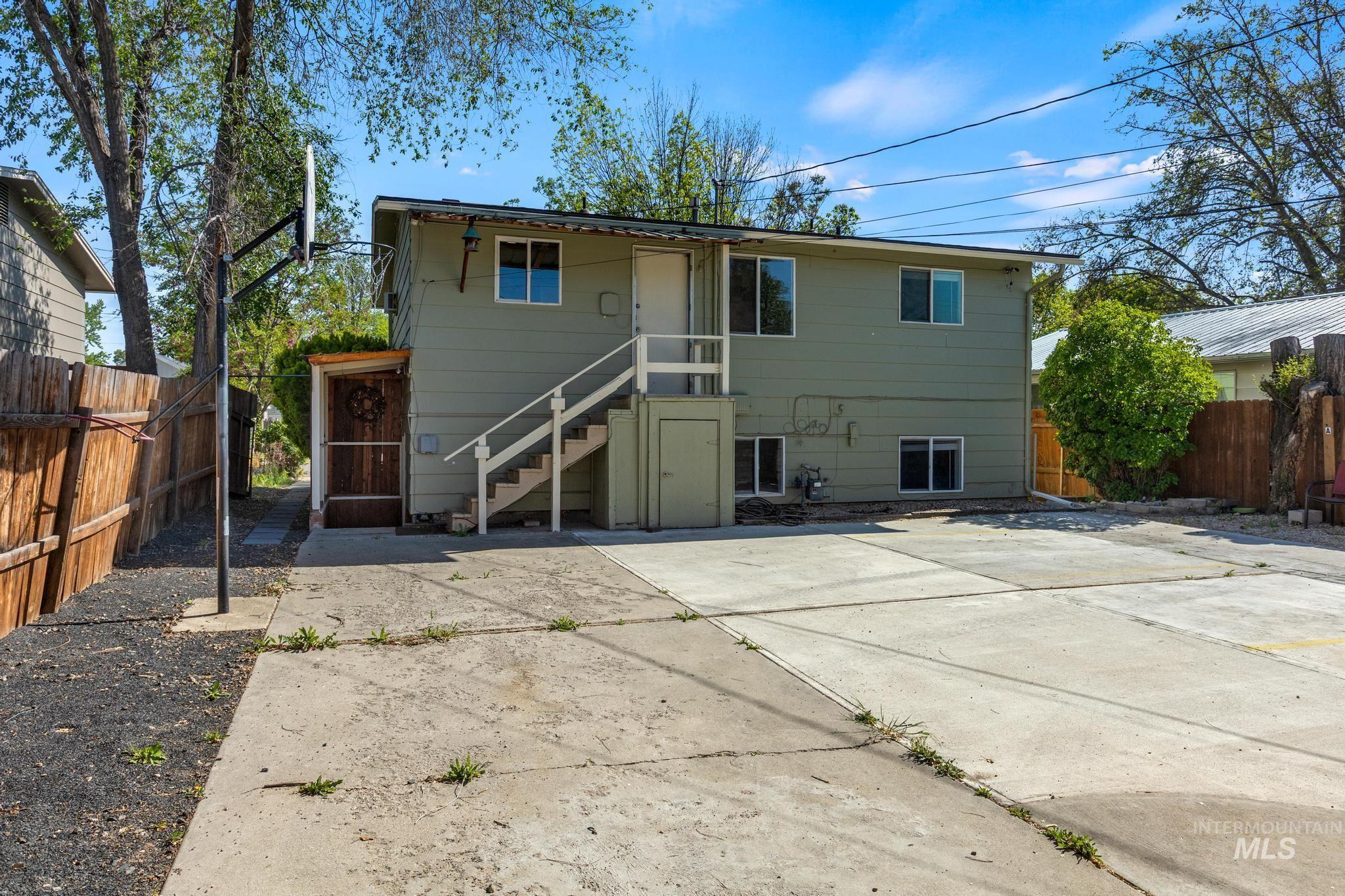 6212 W Everett St, Boise, Idaho 83704, 3 Bedrooms, 1 Bathroom, Residential Income For Sale, Price $450,000,MLS 98985699