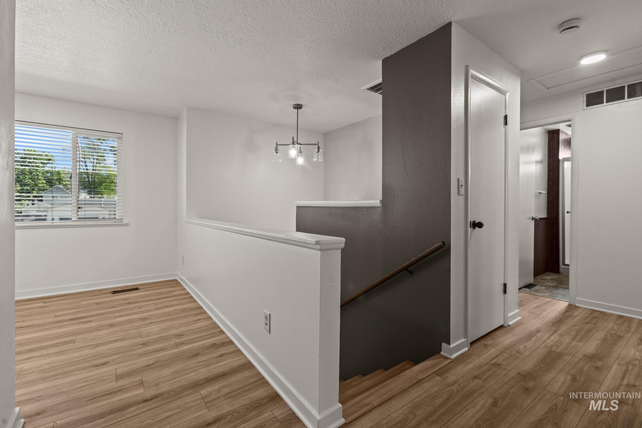 6212 W Everett St, Boise, Idaho 83704, 3 Bedrooms, 1 Bathroom, Residential Income For Sale, Price $450,000,MLS 98985699