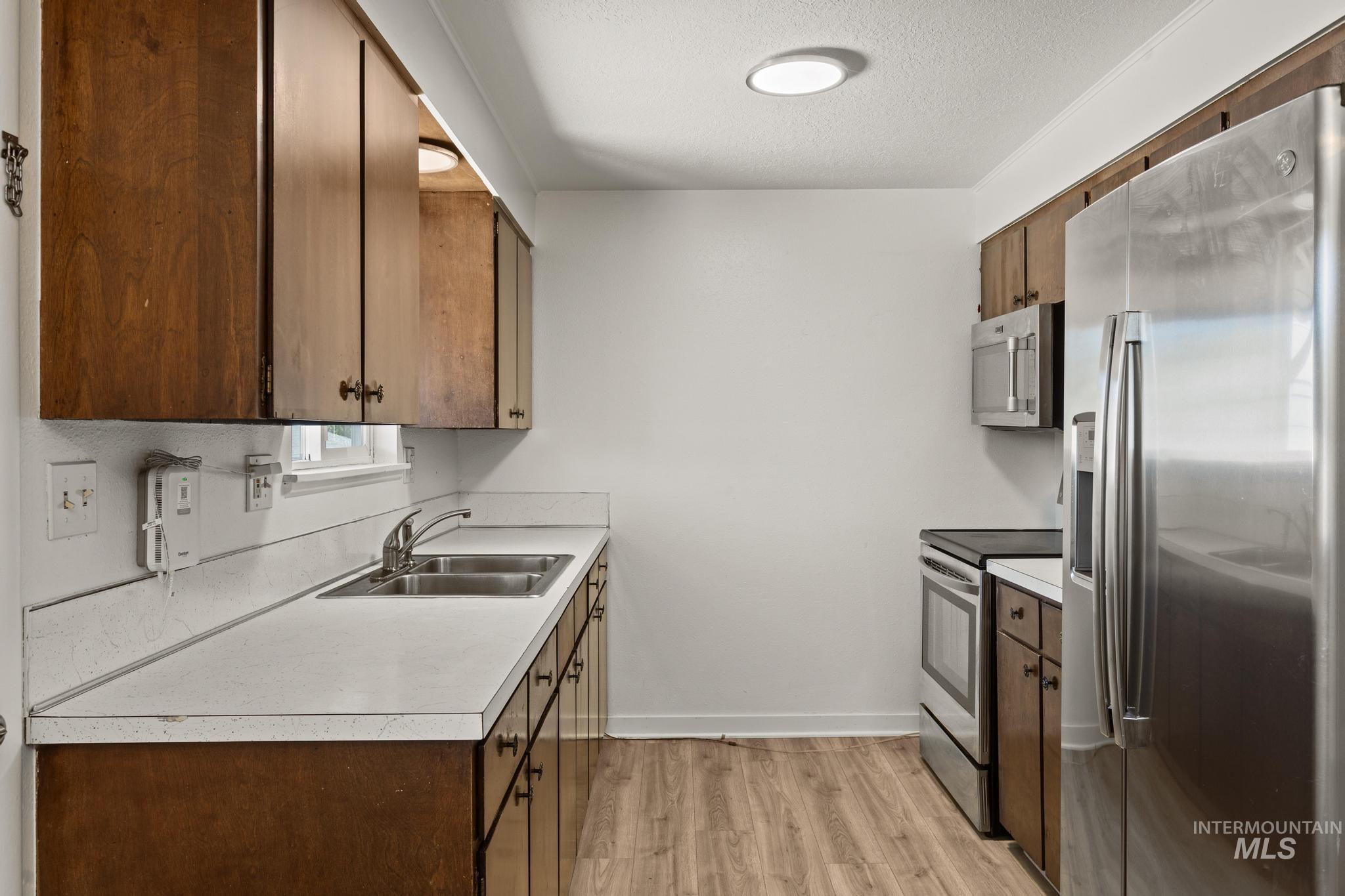 6212 W Everett St, Boise, Idaho 83704, 3 Bedrooms, 1 Bathroom, Residential Income For Sale, Price $450,000,MLS 98985699