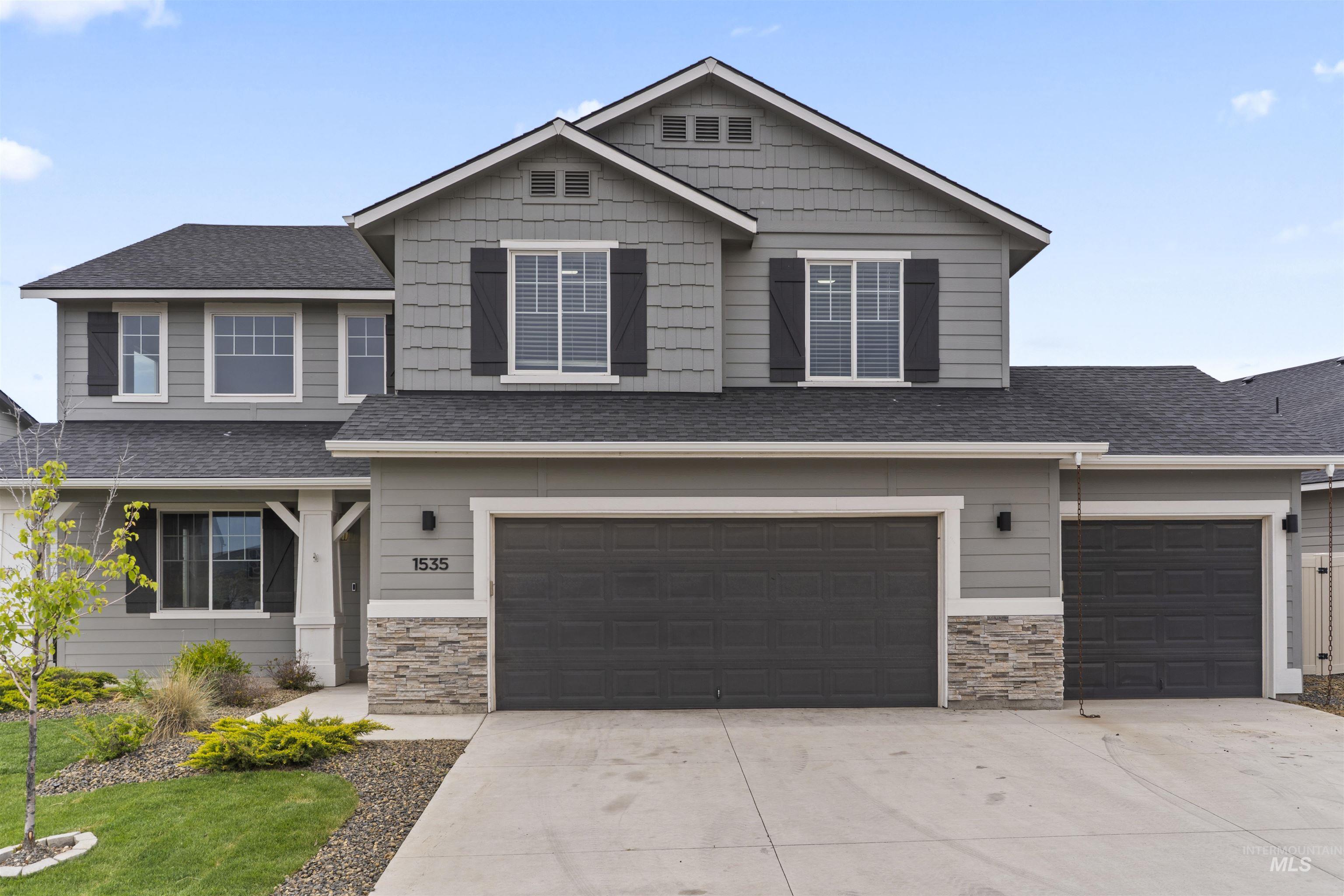 1535 N Crawford Ave, Kuna, Idaho 83634, 4 Bedrooms, 2.5 Bathrooms, Residential For Sale, Price $525,000,MLS 98985700