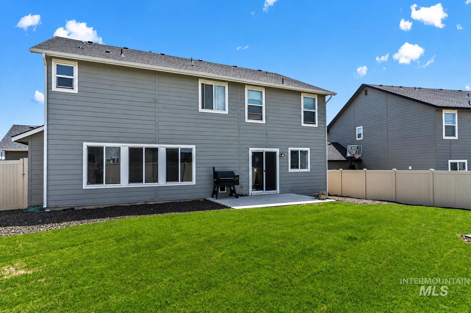 1535 N Crawford Ave, Kuna, Idaho 83634, 4 Bedrooms, 2.5 Bathrooms, Residential For Sale, Price $525,000,MLS 98985700
