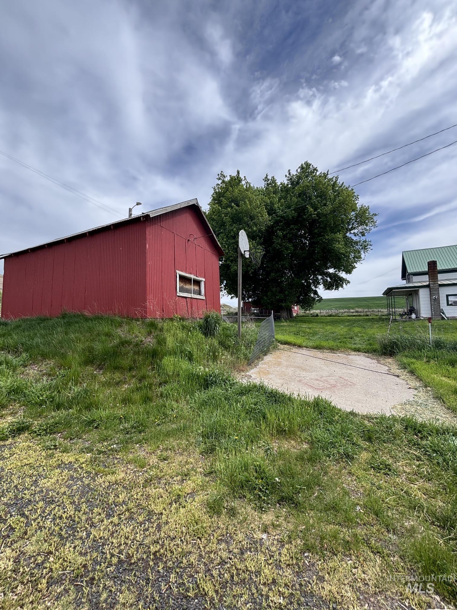 845 Malone Hill Road, Pomeroy, Washington 99403, 6 Bedrooms, 2 Bathrooms, Residential For Sale, Price $420,000,MLS 98985701