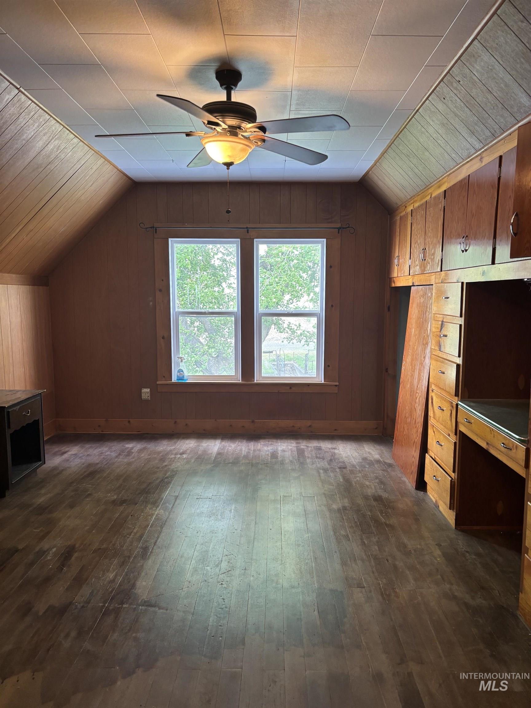 845 Malone Hill Road, Pomeroy, Washington 99403, 6 Bedrooms, 2 Bathrooms, Residential For Sale, Price $420,000,MLS 98985701