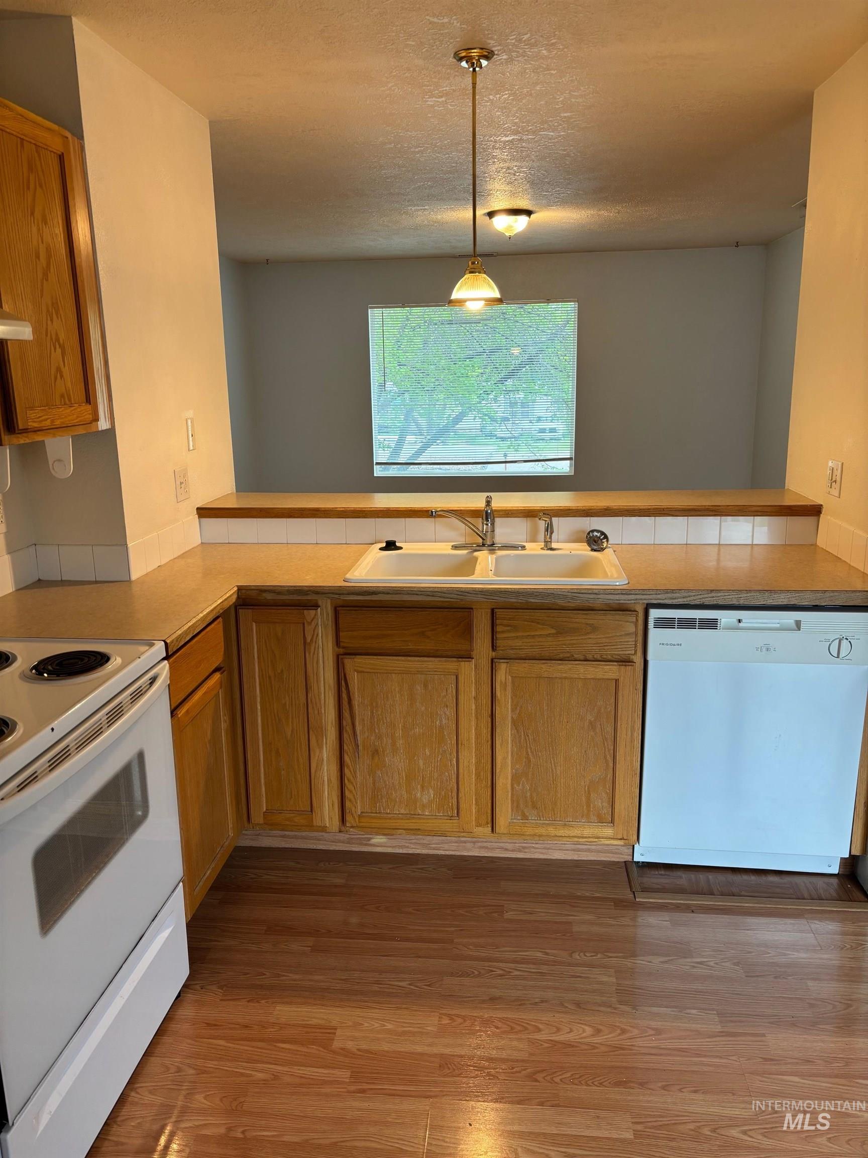 179 4th St. N, Nampa, Idaho 83687, 2 Bedrooms, 1 Bathroom, Residential Income For Sale, Price $790,000,MLS 98985703