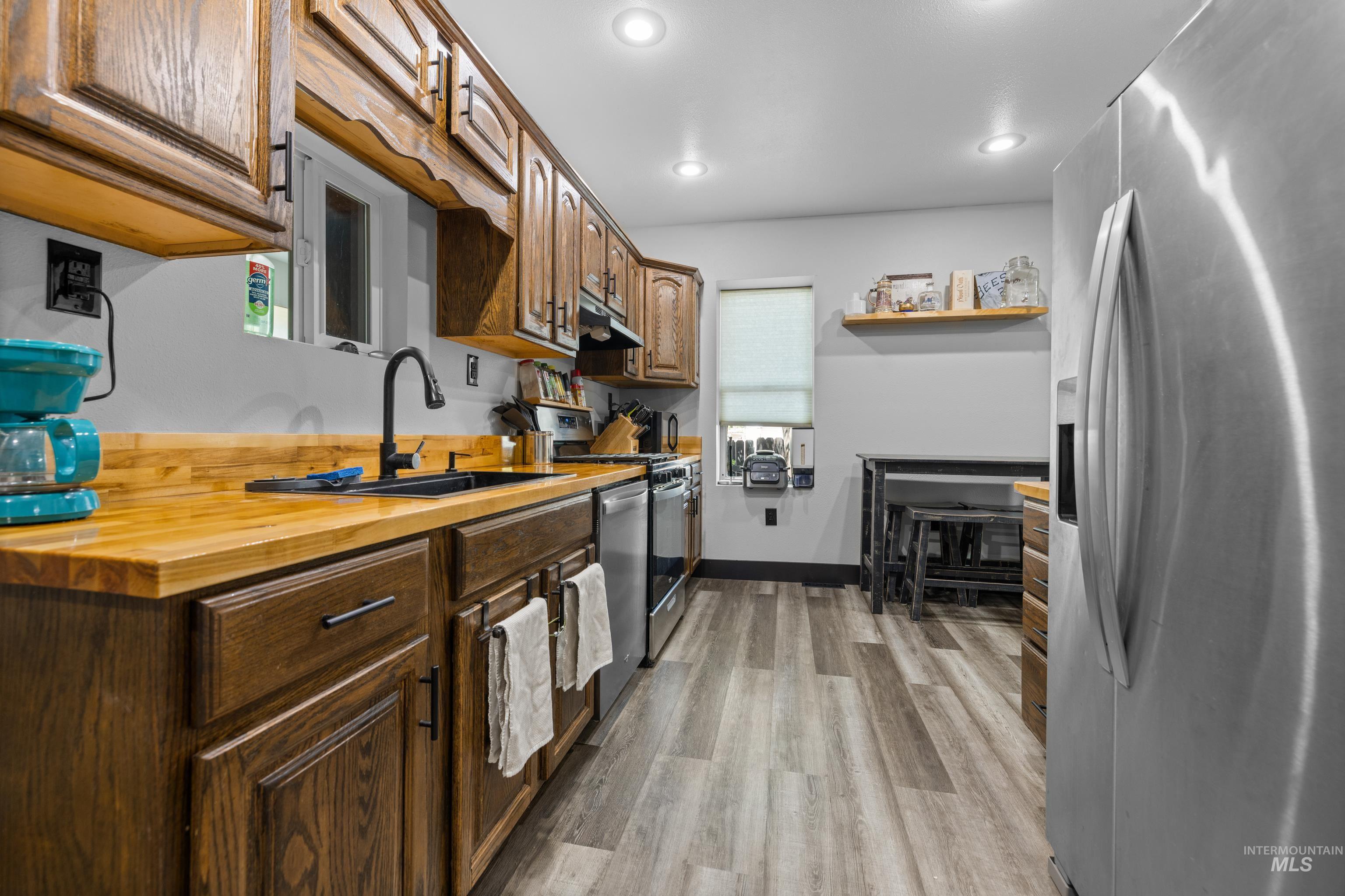 215 S Diamond St, Nampa, Idaho 83686, 3 Bedrooms, 2 Bathrooms, Residential For Sale, Price $379,000,MLS 98985704