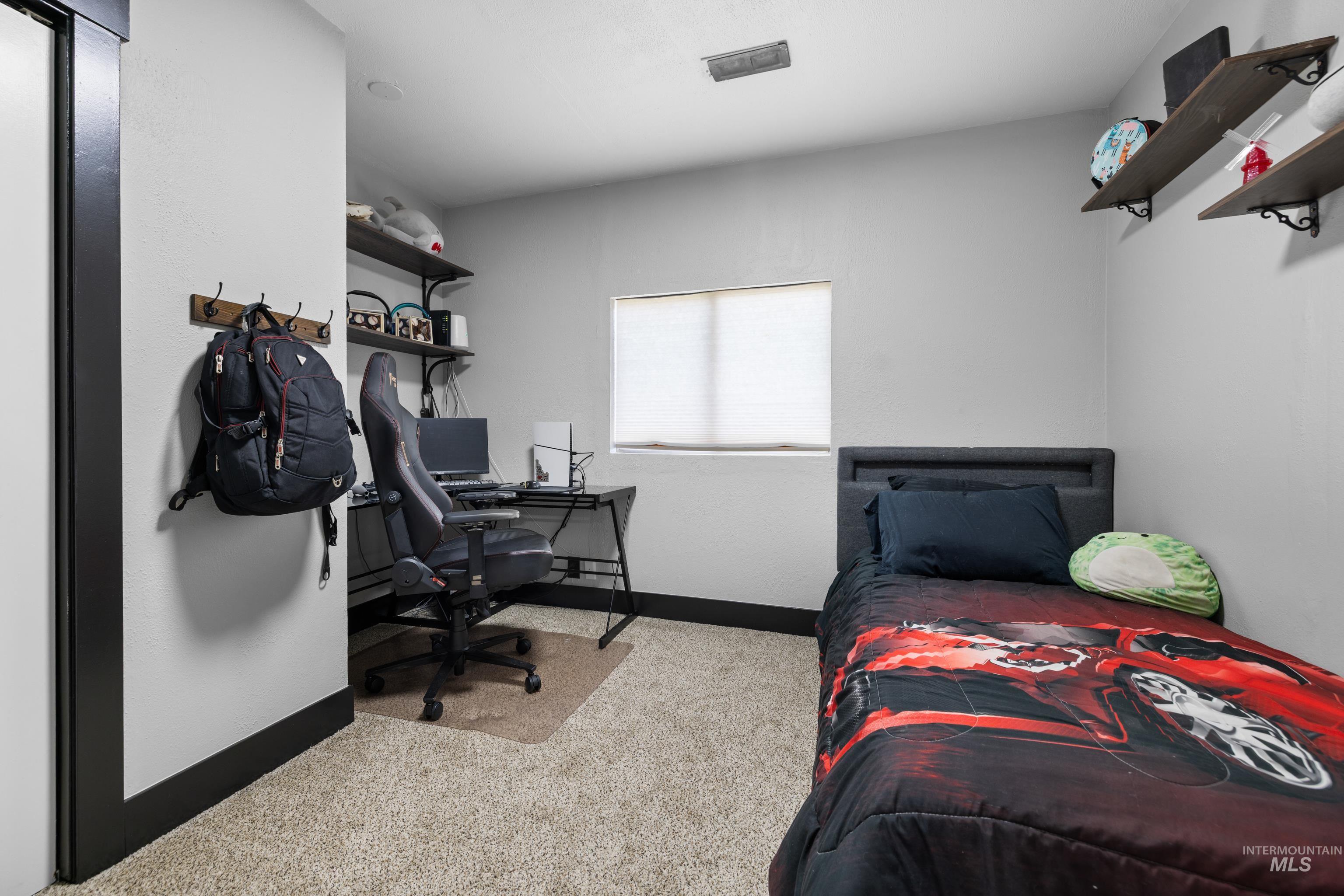 215 S Diamond St, Nampa, Idaho 83686, 3 Bedrooms, 2 Bathrooms, Residential For Sale, Price $379,000,MLS 98985704