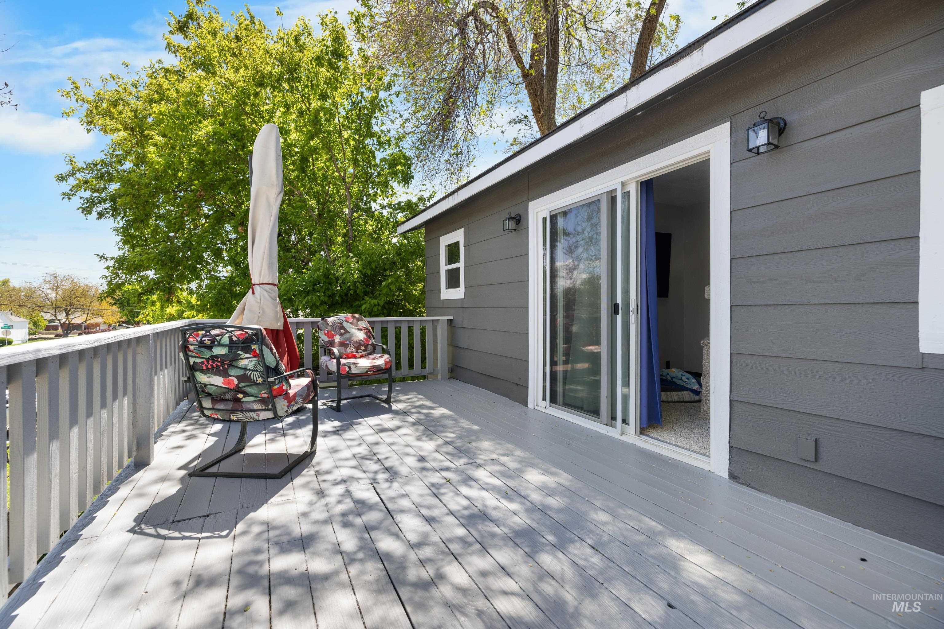 215 S Diamond St, Nampa, Idaho 83686, 3 Bedrooms, 2 Bathrooms, Residential For Sale, Price $379,000,MLS 98985704