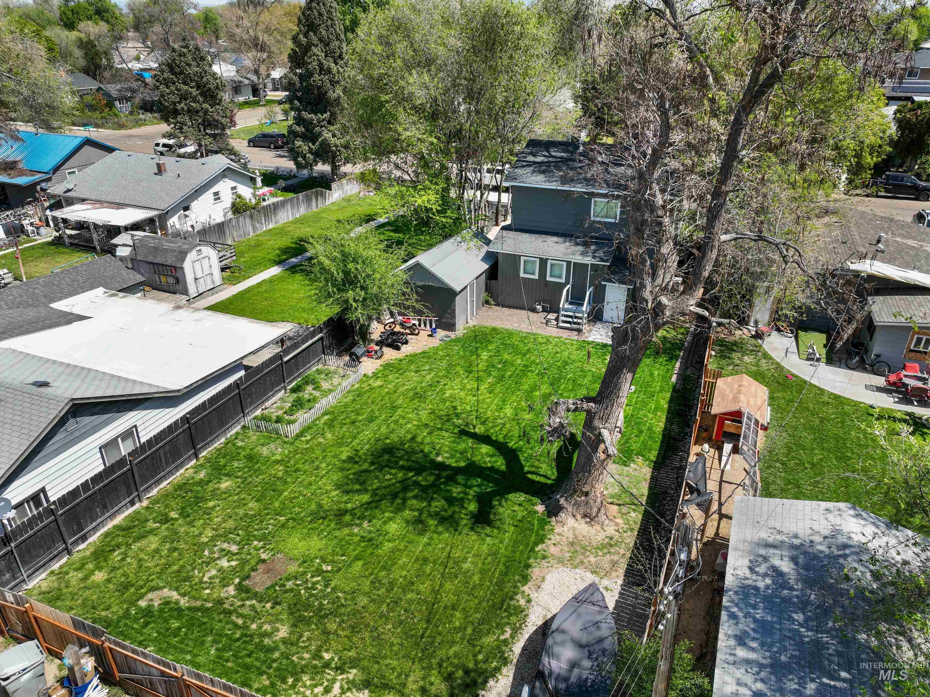 215 S Diamond St, Nampa, Idaho 83686, 3 Bedrooms, 2 Bathrooms, Residential For Sale, Price $379,000,MLS 98985704