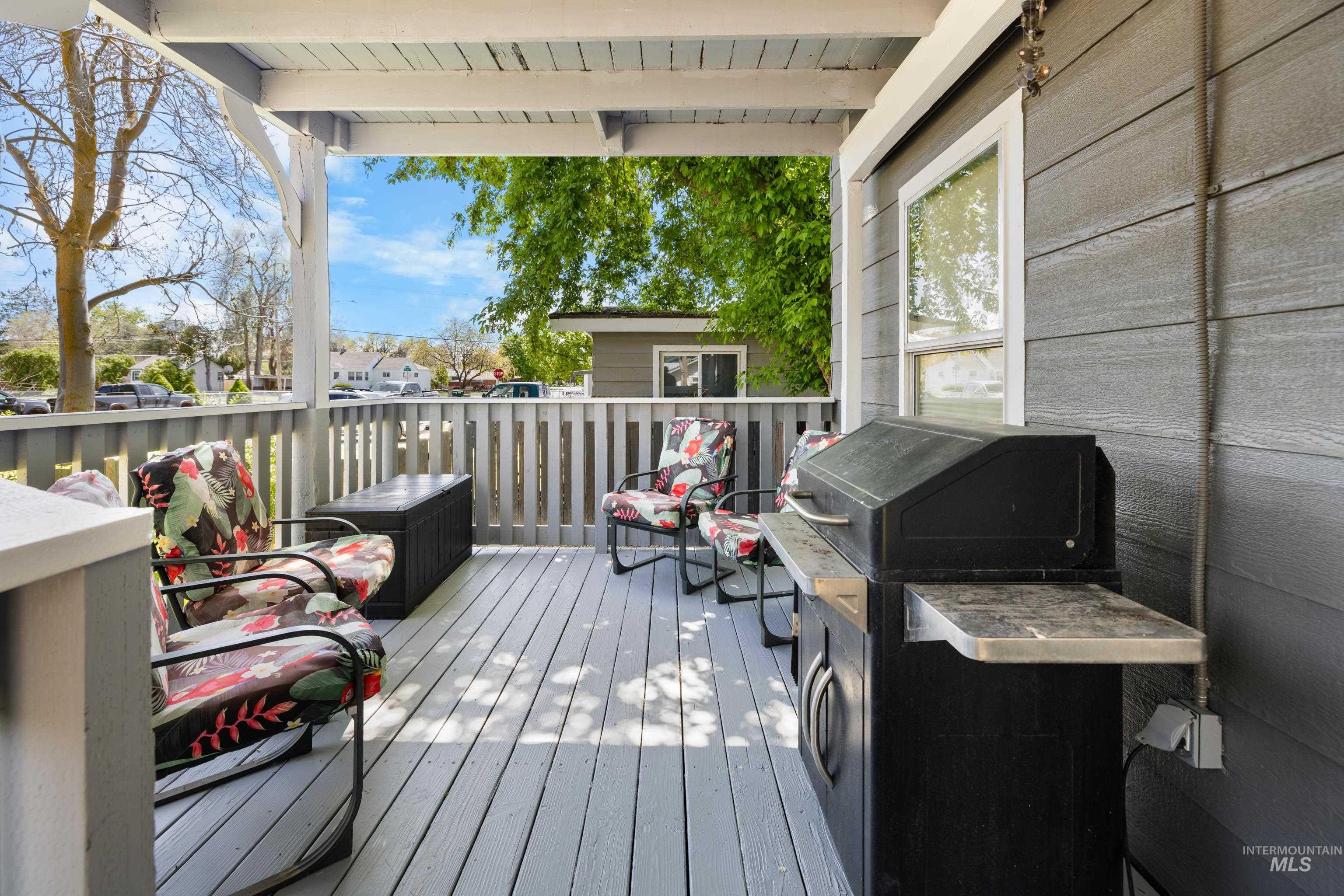 215 S Diamond St, Nampa, Idaho 83686, 3 Bedrooms, 2 Bathrooms, Residential For Sale, Price $379,000,MLS 98985704