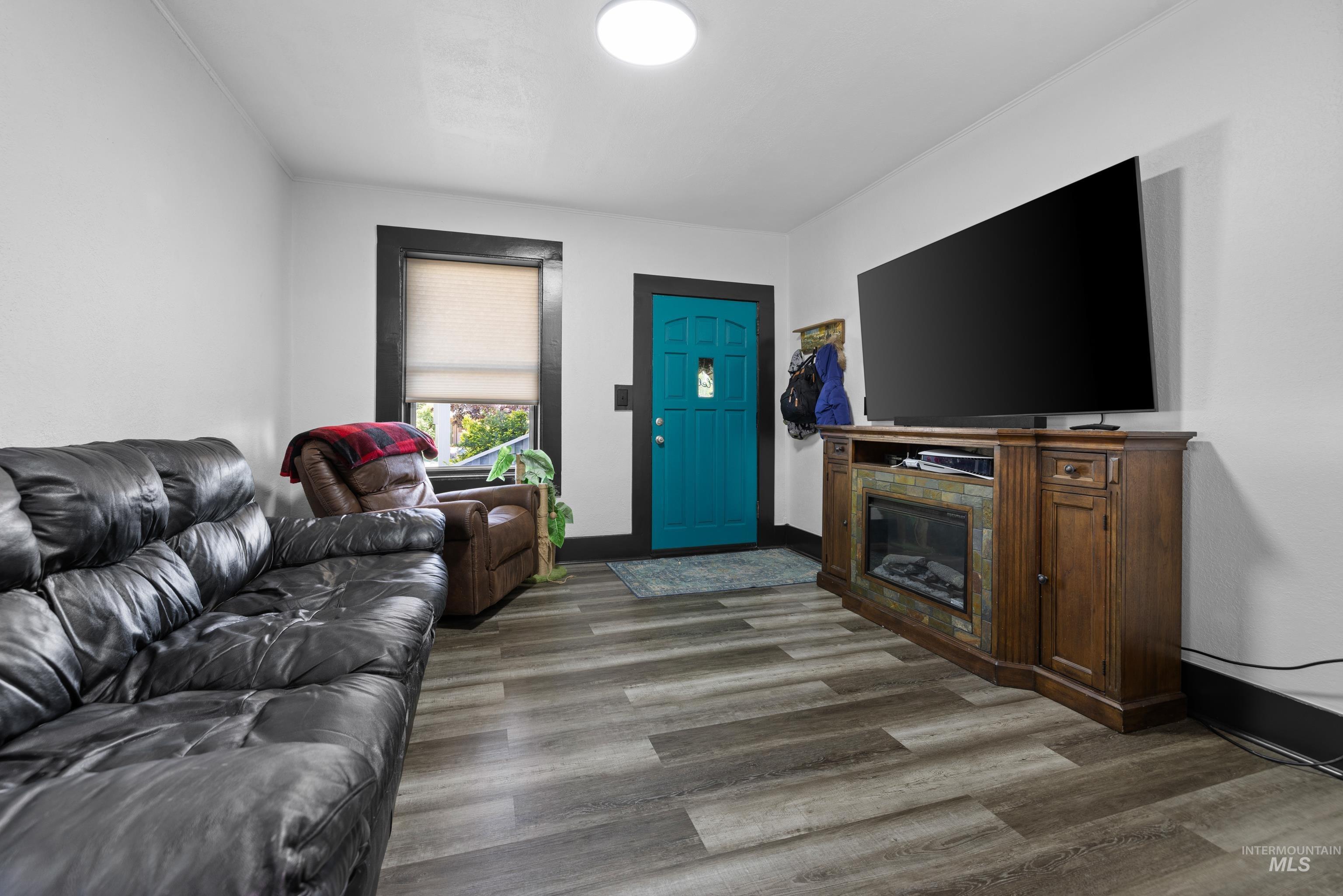 215 S Diamond St, Nampa, Idaho 83686, 3 Bedrooms, 2 Bathrooms, Residential For Sale, Price $379,000,MLS 98985704