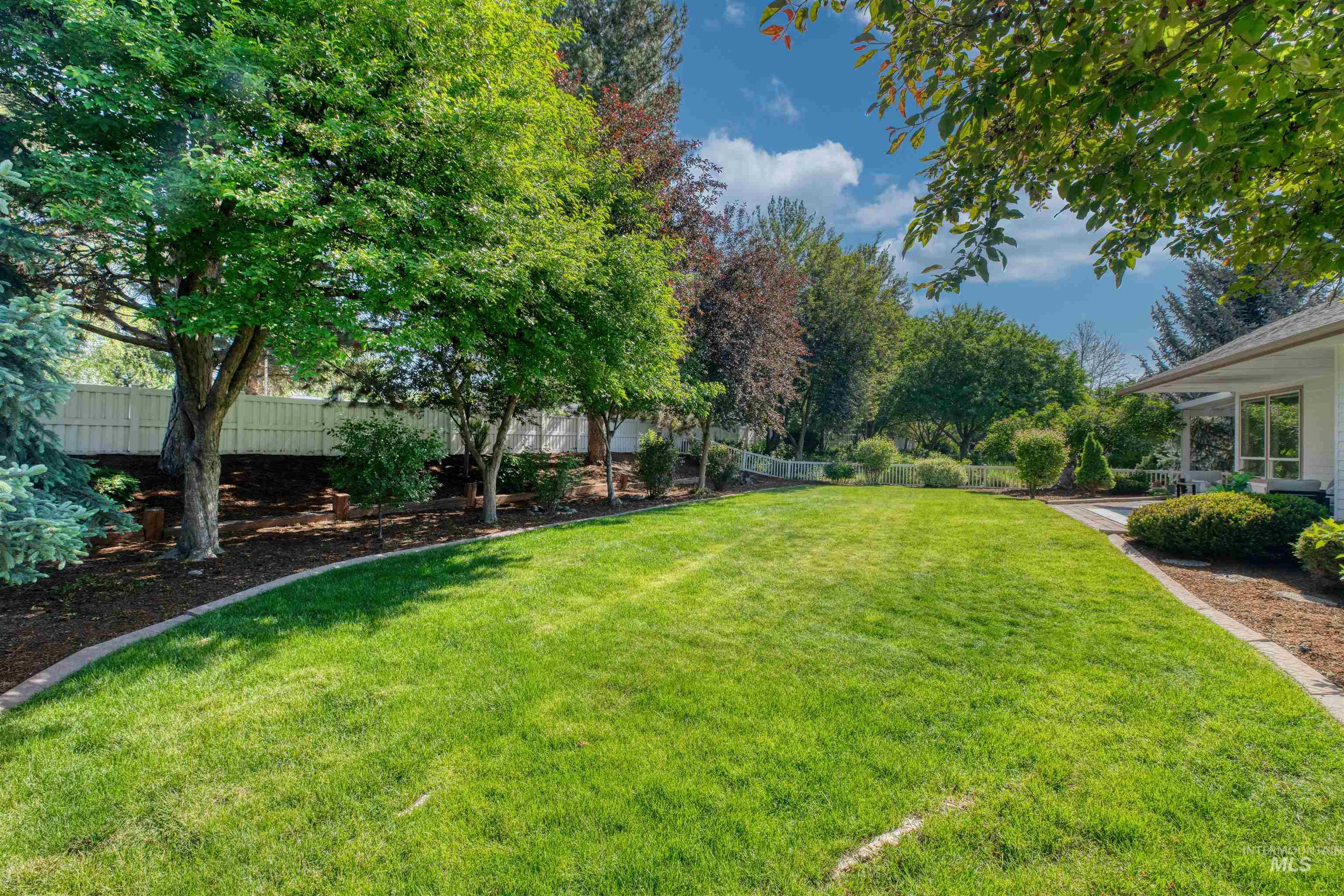 5950 W Plantation, Boise, Idaho 83703, 3 Bedrooms, 2 Bathrooms, Residential For Sale, Price $799,000,MLS 98985711