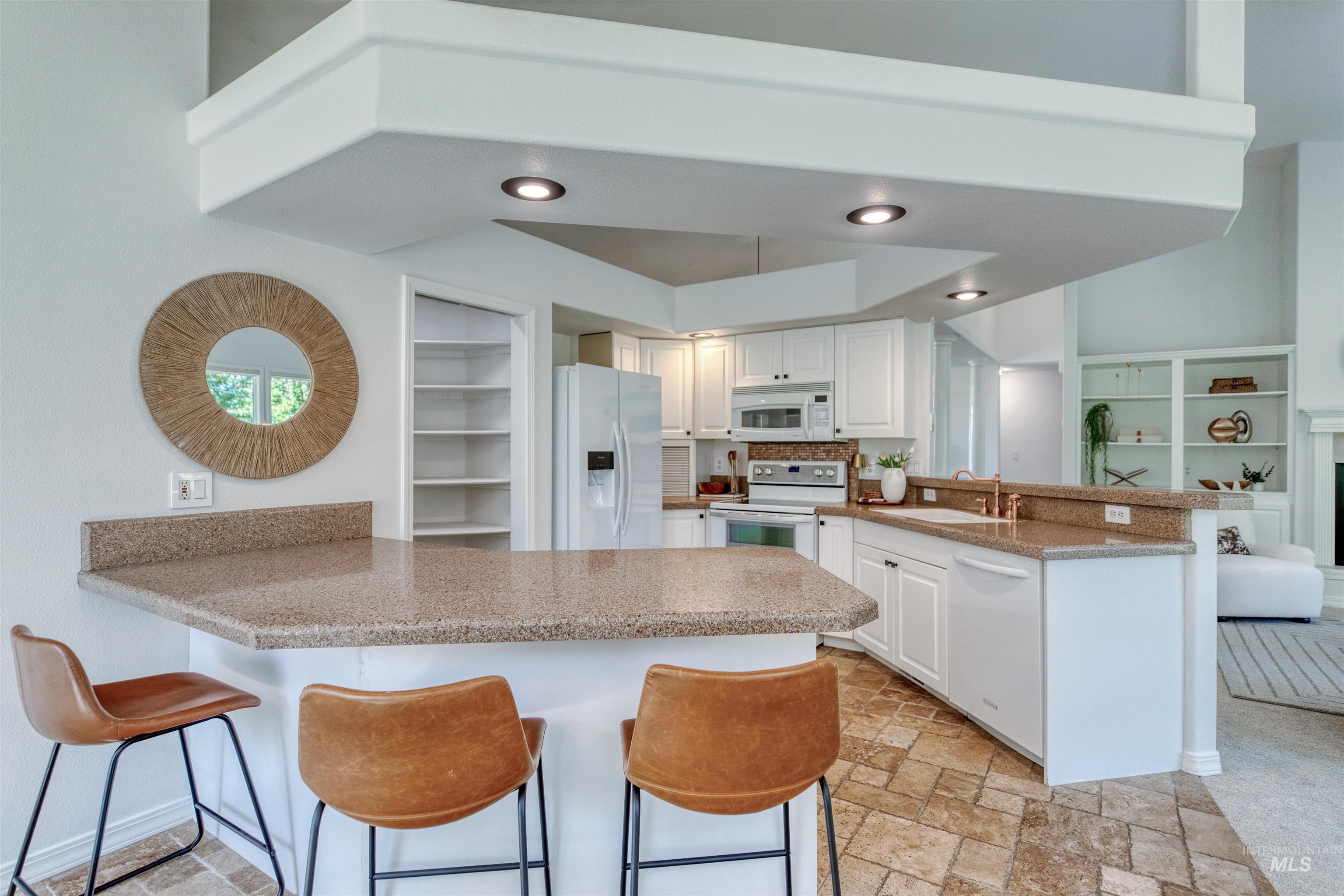 5950 W Plantation, Boise, Idaho 83703, 3 Bedrooms, 2 Bathrooms, Residential For Sale, Price $829,900,MLS 98985711