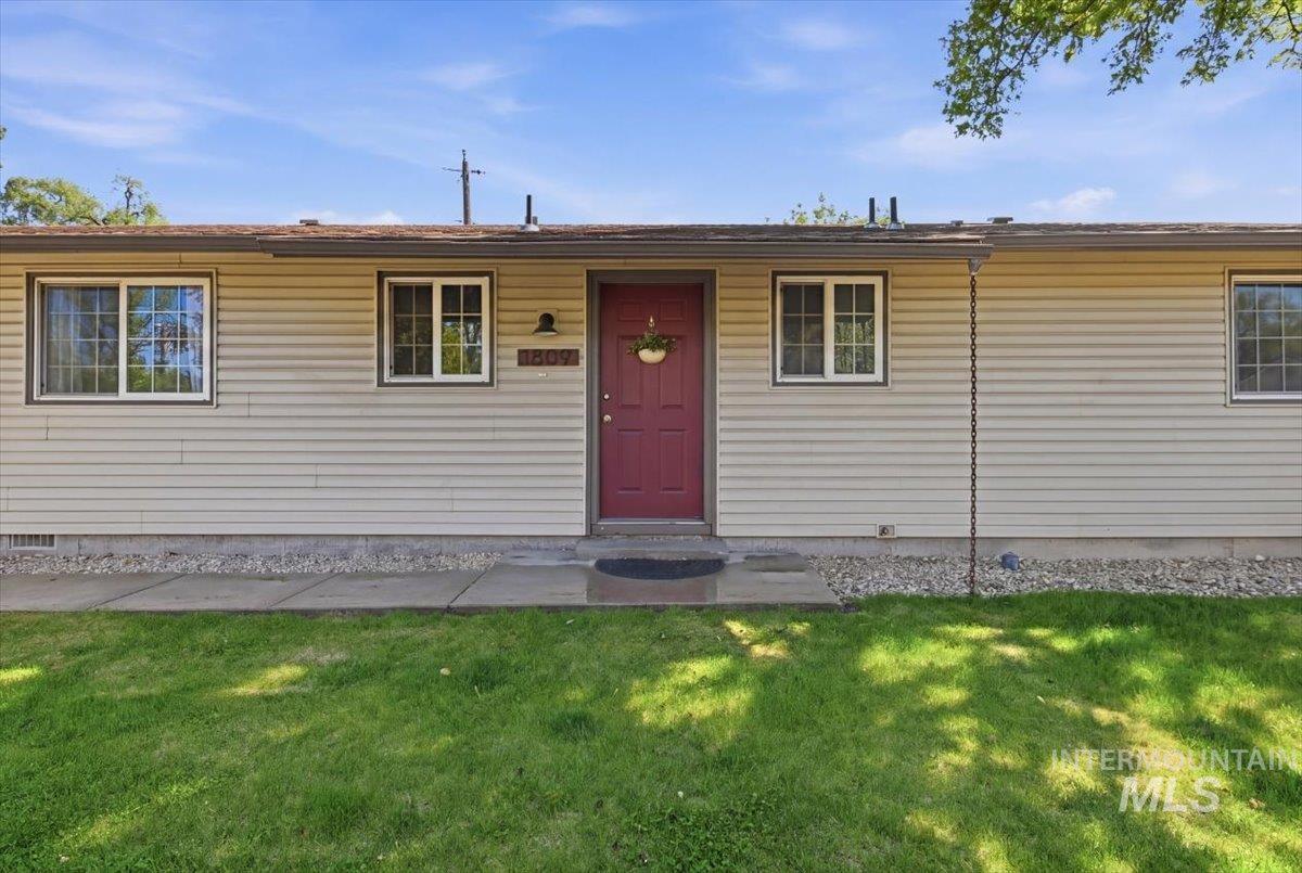 1809 W Malad Lane, Boise, Idaho 83705, 3 Bedrooms, 2 Bathrooms, Residential For Sale, Price $409,900,MLS 98985713