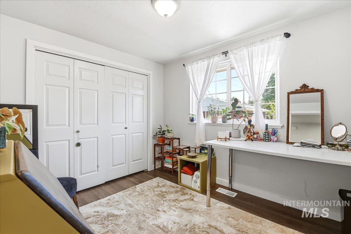 1809 W Malad Lane, Boise, Idaho 83705, 3 Bedrooms, 2 Bathrooms, Residential For Sale, Price $409,900,MLS 98985713