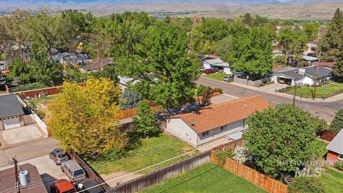 1809 W Malad Lane, Boise, Idaho 83705, 3 Bedrooms, 2 Bathrooms, Residential For Sale, Price $409,900,MLS 98985713