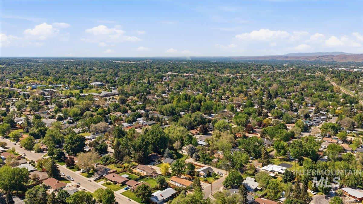 1809 W Malad Lane, Boise, Idaho 83705, 3 Bedrooms, 2 Bathrooms, Residential For Sale, Price $409,900,MLS 98985713