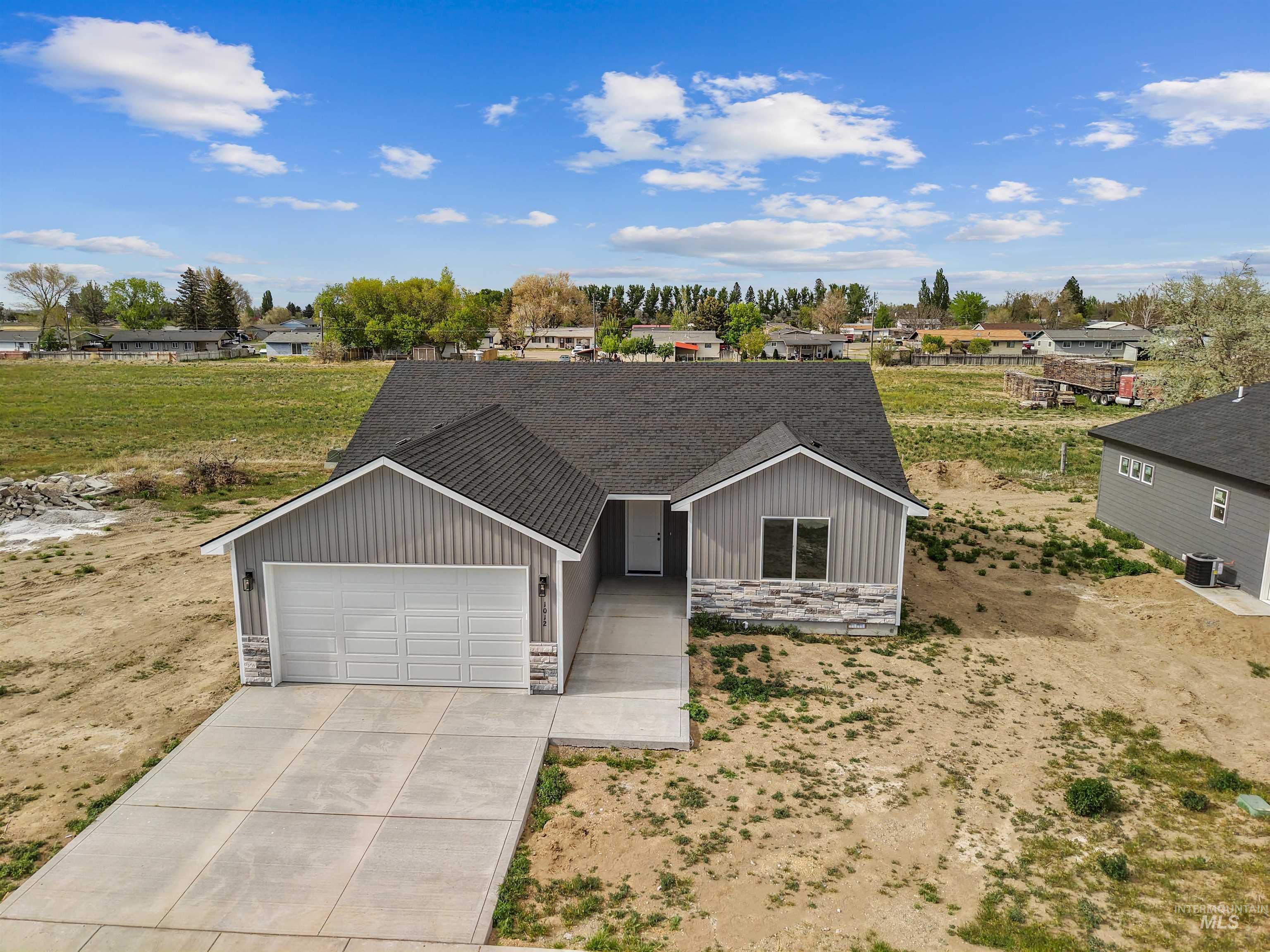 1012 14th St, Rupert, Idaho 83350, 2 Bedrooms, 2 Bathrooms, Residential For Sale, Price $309,500,MLS 98985714