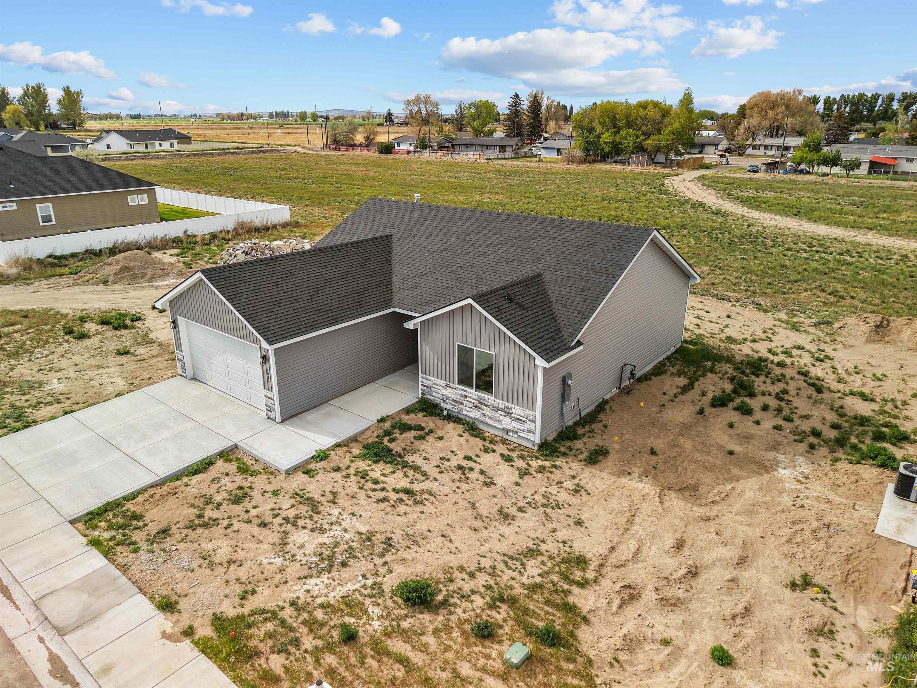 1012 14th St, Rupert, Idaho 83350, 2 Bedrooms, 2 Bathrooms, Residential For Sale, Price $309,500,MLS 98985714
