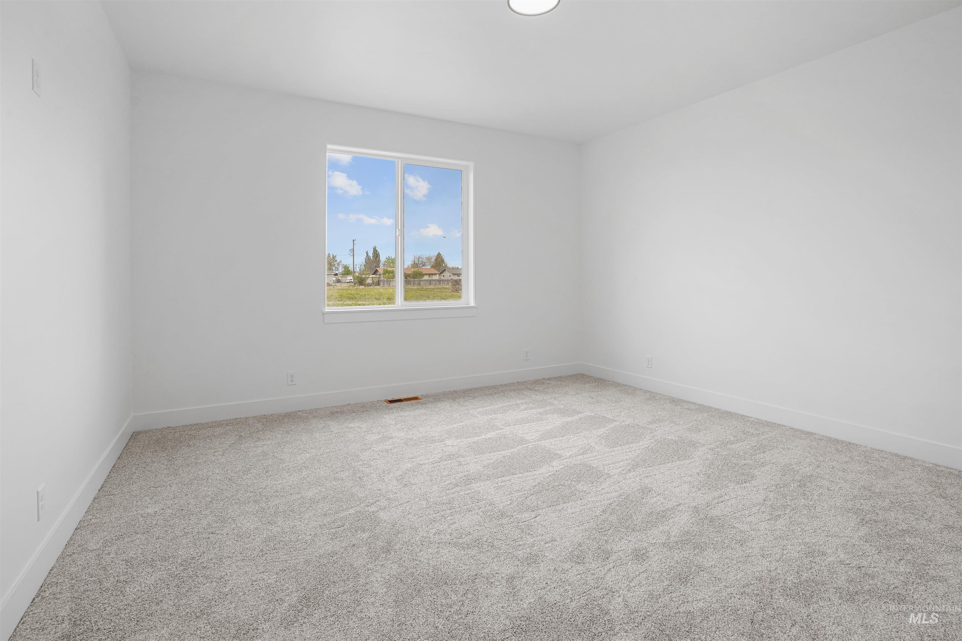 1012 14th St, Rupert, Idaho 83350, 2 Bedrooms, 2 Bathrooms, Residential For Sale, Price $309,500,MLS 98985714
