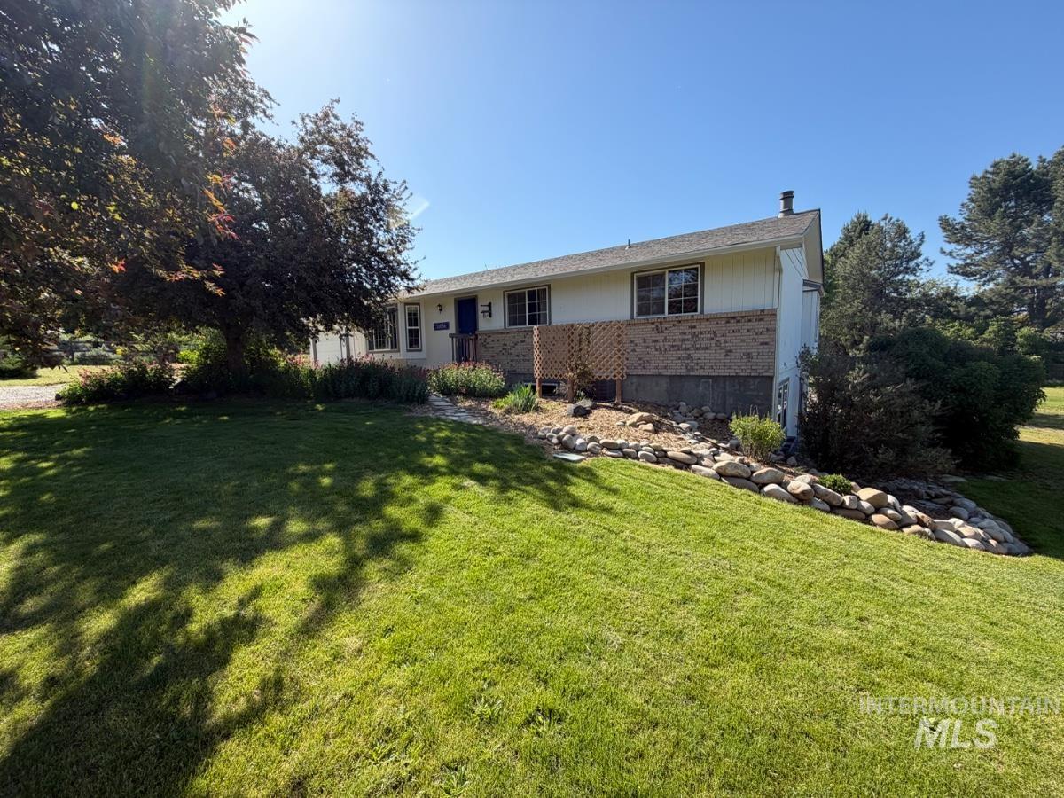 11036 Runway Dr, Boise, Idaho 83714, 5 Bedrooms, 3 Bathrooms, Residential For Sale, Price $799,000,MLS 98985715
