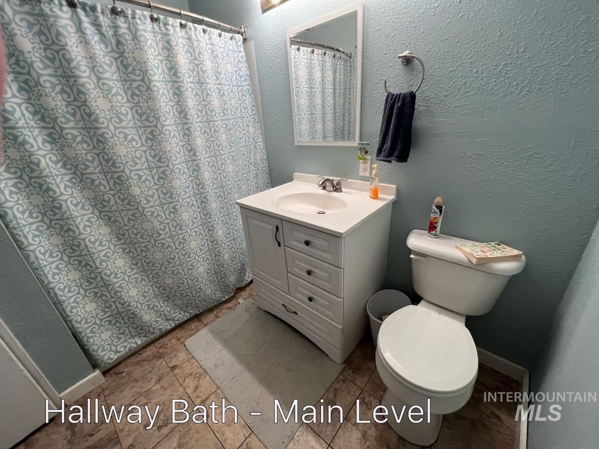 11036 Runway Dr, Boise, Idaho 83714, 5 Bedrooms, 3 Bathrooms, Residential For Sale, Price $799,000,MLS 98985715