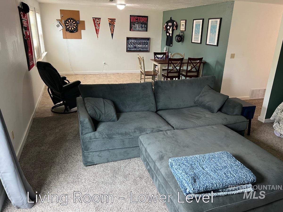 11036 Runway Dr, Boise, Idaho 83714, 5 Bedrooms, 3 Bathrooms, Residential For Sale, Price $799,000,MLS 98985715