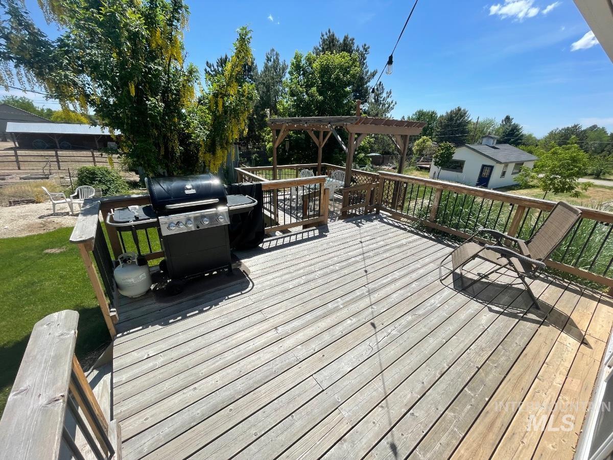 11036 Runway Dr, Boise, Idaho 83714, 5 Bedrooms, 3 Bathrooms, Residential For Sale, Price $799,000,MLS 98985715
