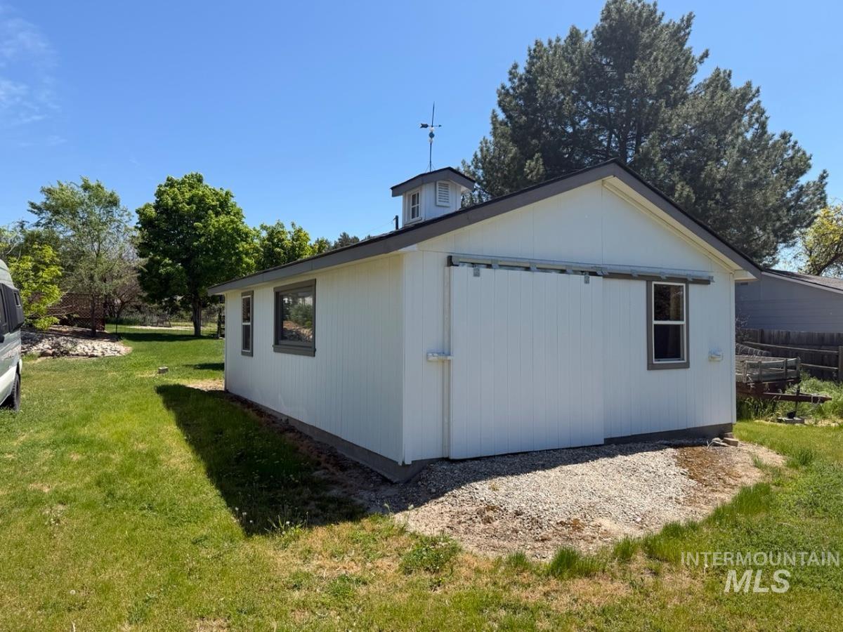 11036 Runway Dr, Boise, Idaho 83714, 5 Bedrooms, 3 Bathrooms, Residential For Sale, Price $799,000,MLS 98985715