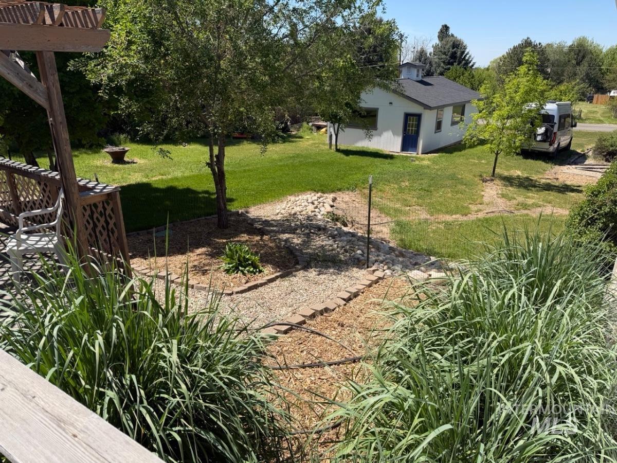 11036 Runway Dr, Boise, Idaho 83714, 5 Bedrooms, 3 Bathrooms, Residential For Sale, Price $799,000,MLS 98985715
