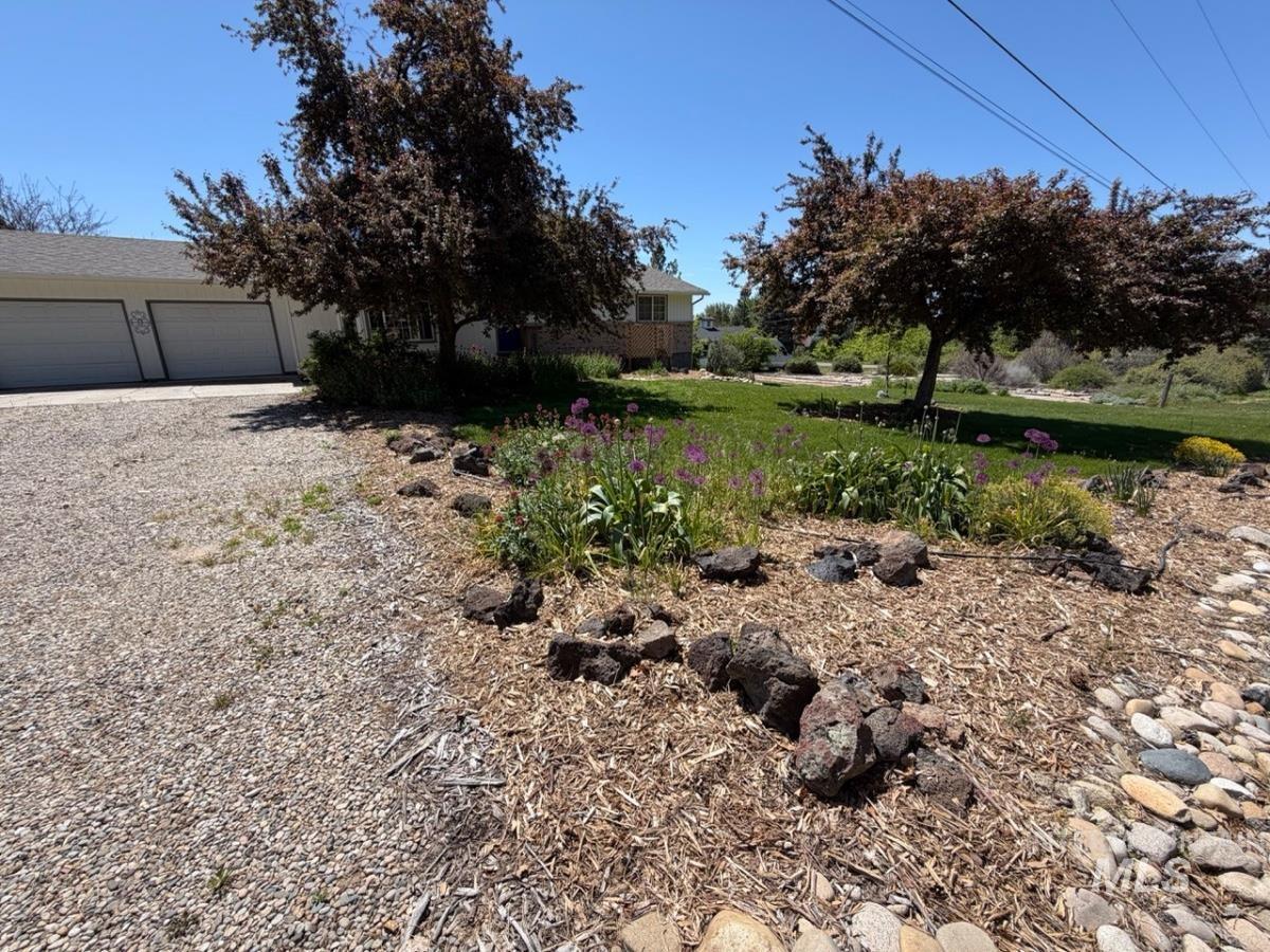11036 Runway Dr, Boise, Idaho 83714, 5 Bedrooms, 3 Bathrooms, Residential For Sale, Price $799,000,MLS 98985715