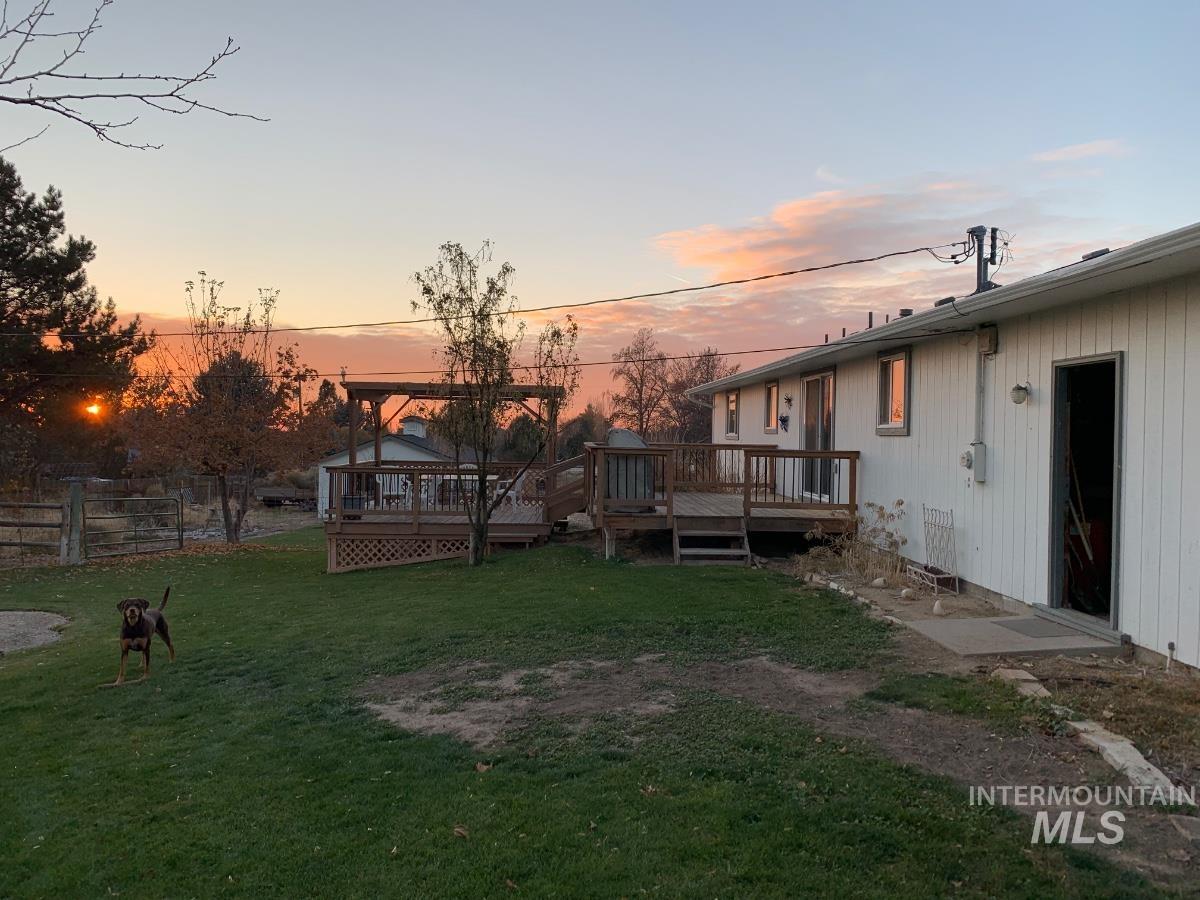 11036 Runway Dr, Boise, Idaho 83714, 5 Bedrooms, 3 Bathrooms, Residential For Sale, Price $799,000,MLS 98985715