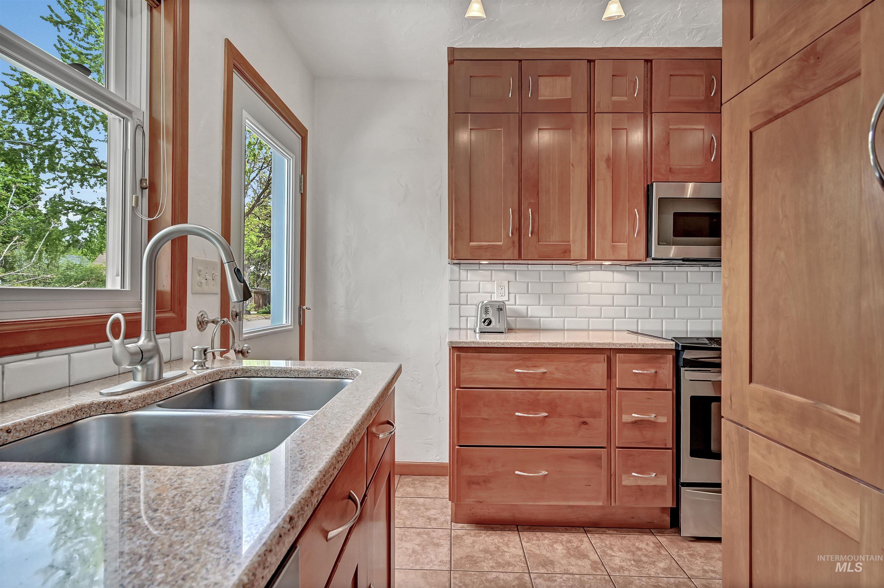 1519 N 10th St, Boise, Idaho 83702, 3 Bedrooms, 2 Bathrooms, Residential For Sale, Price $699,888,MLS 98985716
