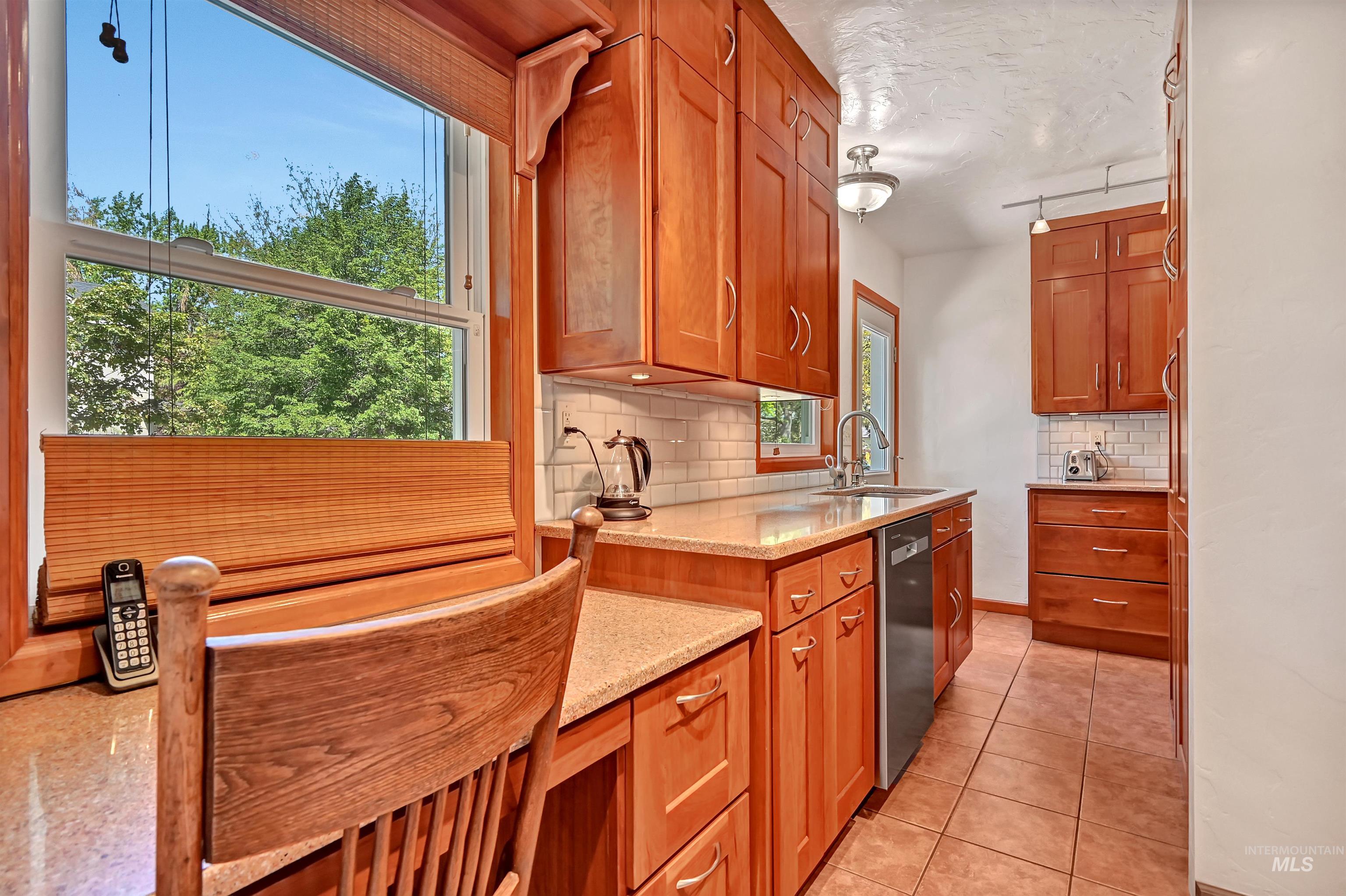 1519 N 10th St, Boise, Idaho 83702, 3 Bedrooms, 2 Bathrooms, Residential For Sale, Price $699,888,MLS 98985716
