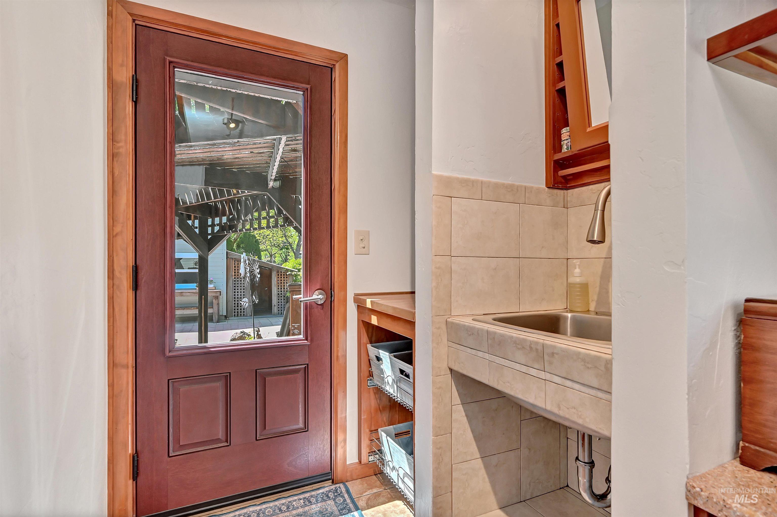 1519 N 10th St, Boise, Idaho 83702, 3 Bedrooms, 2 Bathrooms, Residential For Sale, Price $699,888,MLS 98985716