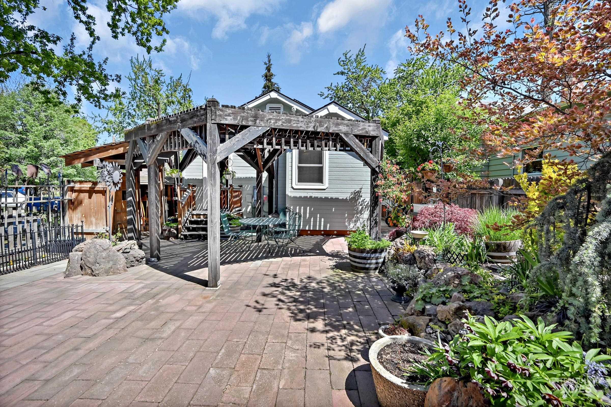 1519 N 10th St, Boise, Idaho 83702, 3 Bedrooms, 2 Bathrooms, Residential For Sale, Price $699,888,MLS 98985716
