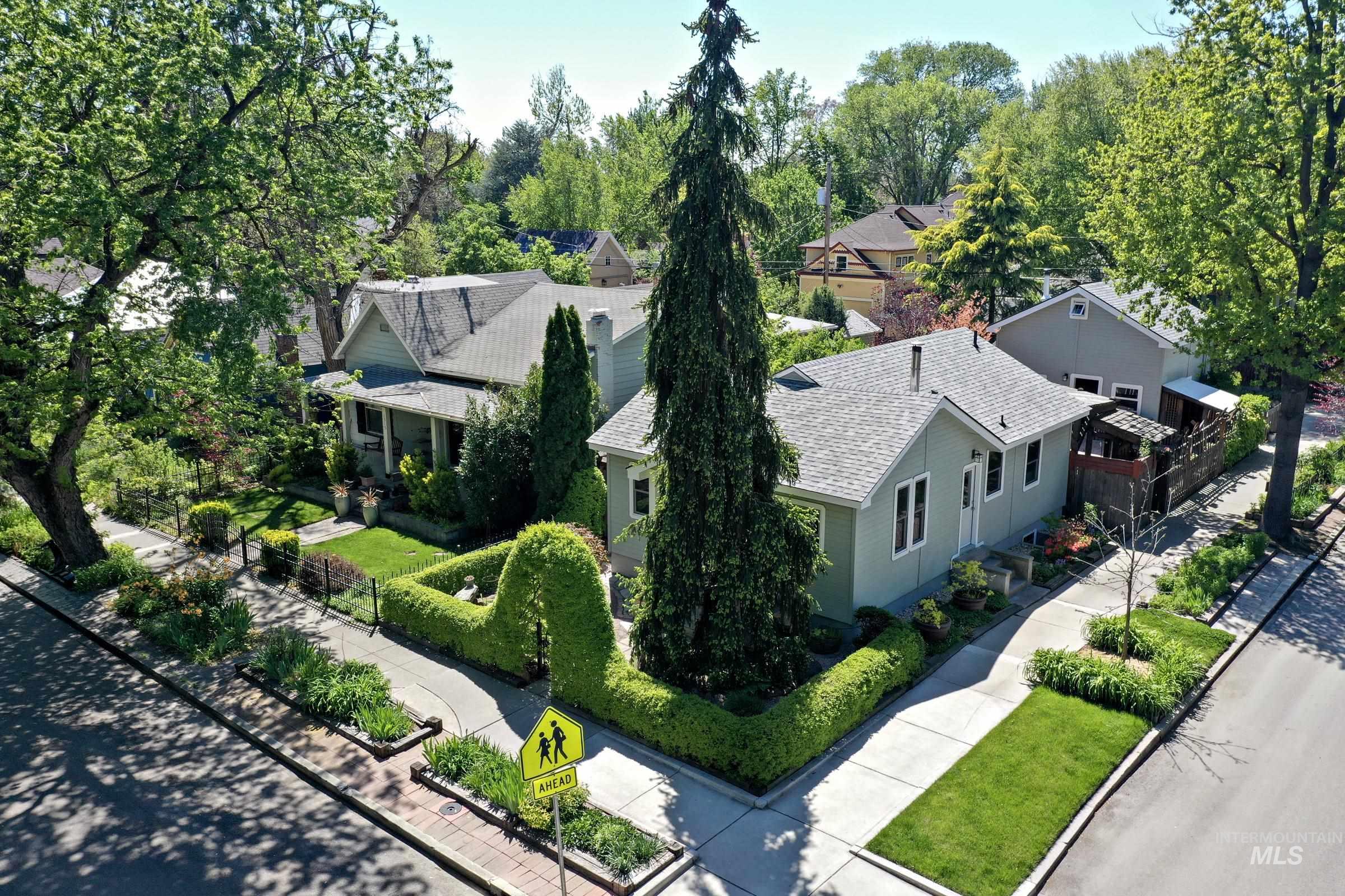 1519 N 10th St, Boise, Idaho 83702, 3 Bedrooms, 2 Bathrooms, Residential For Sale, Price $699,888,MLS 98985716