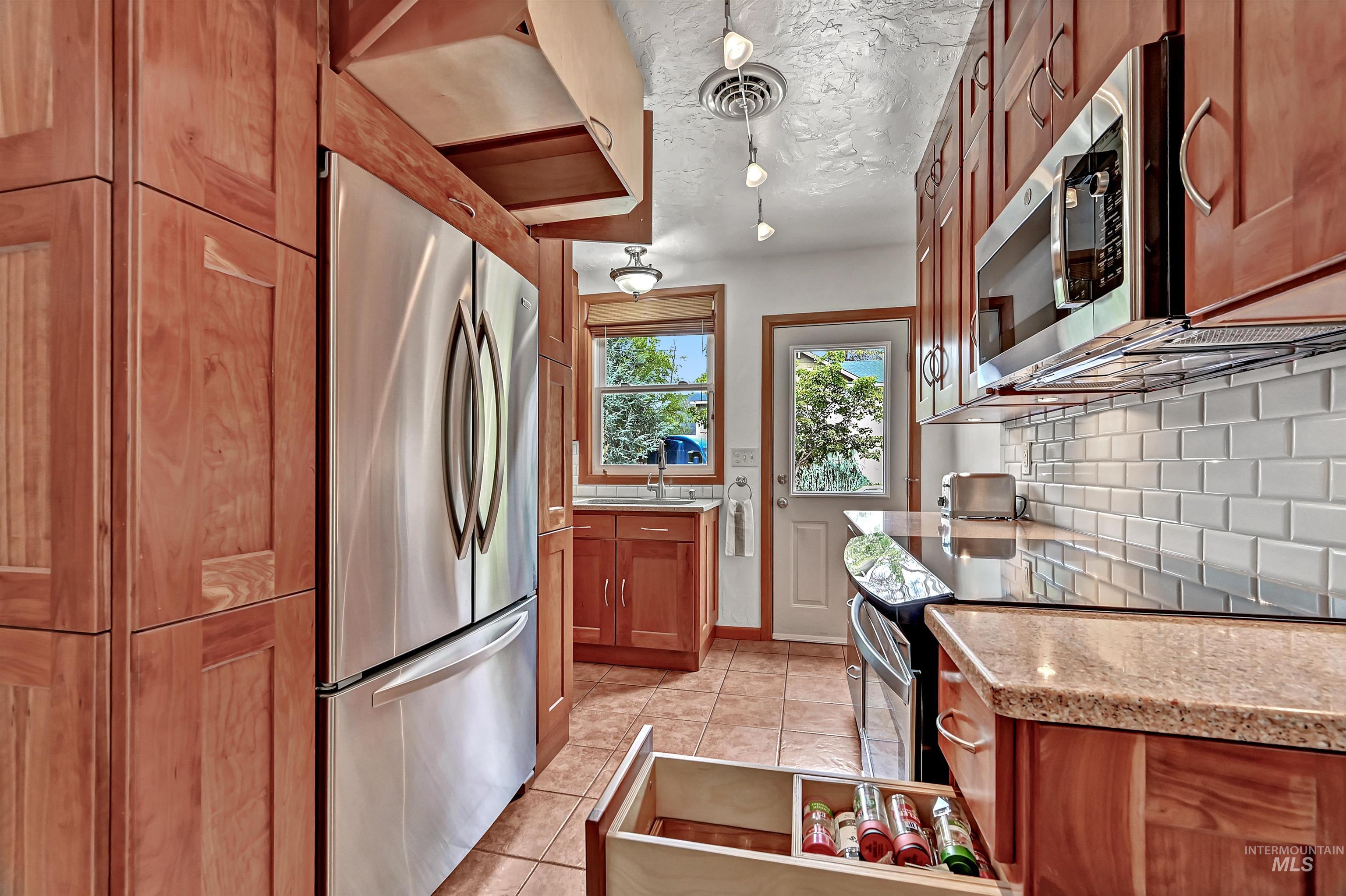 1519 N 10th St, Boise, Idaho 83702, 3 Bedrooms, 2 Bathrooms, Residential For Sale, Price $699,888,MLS 98985716