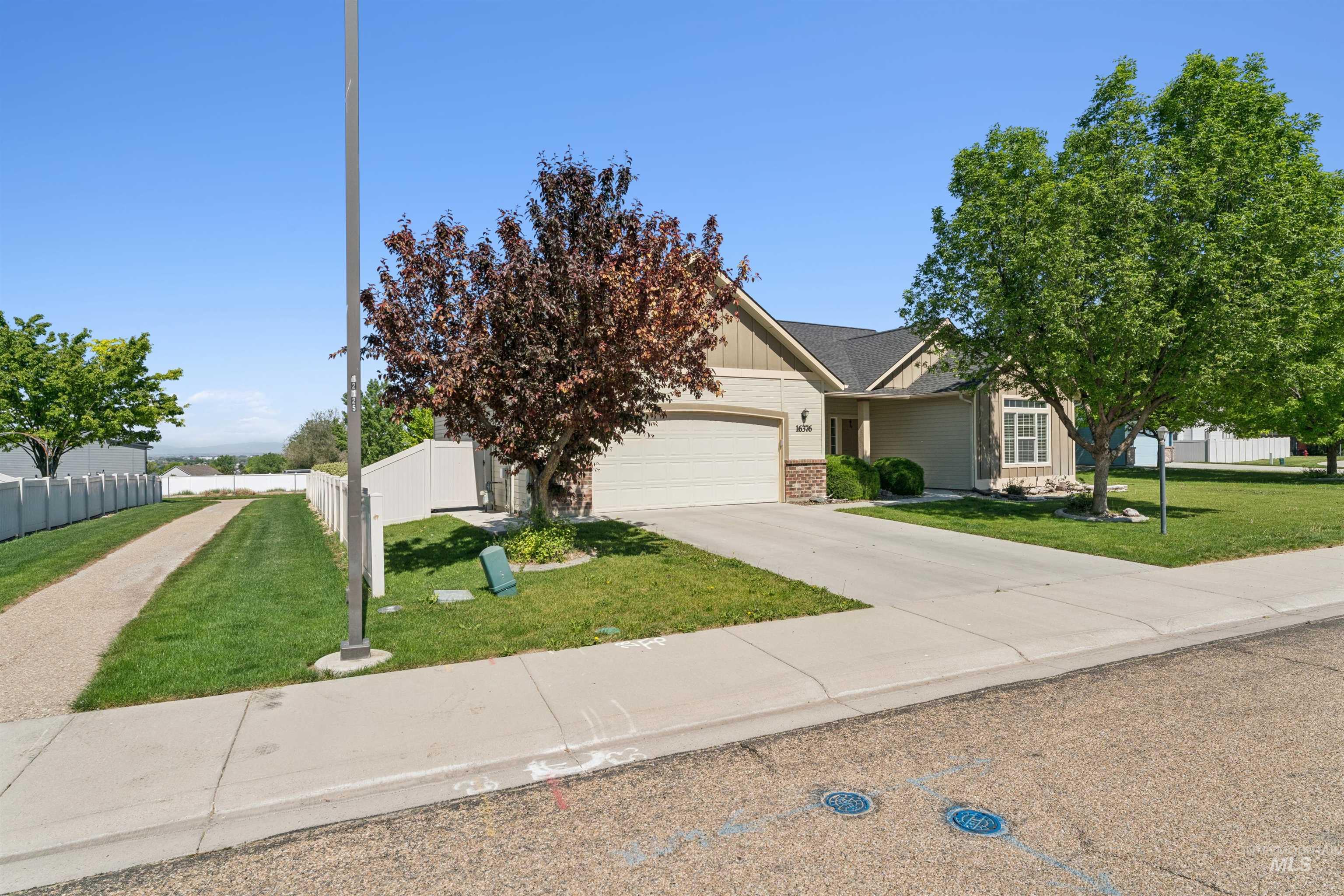 16376 Dietz Way, Caldwell, Idaho 83607, 4 Bedrooms, 2 Bathrooms, Residential For Sale, Price $379,900,MLS 98985717